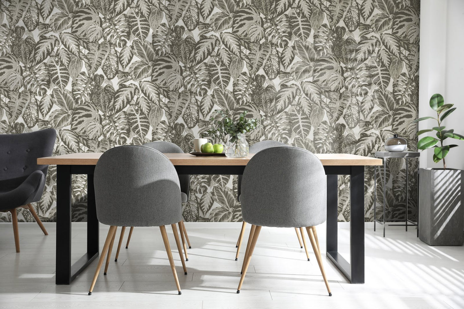 Elephant Leaf wallpaper in silver grey color - pattern number GH81263-23 - by Galerie in the Feel collection