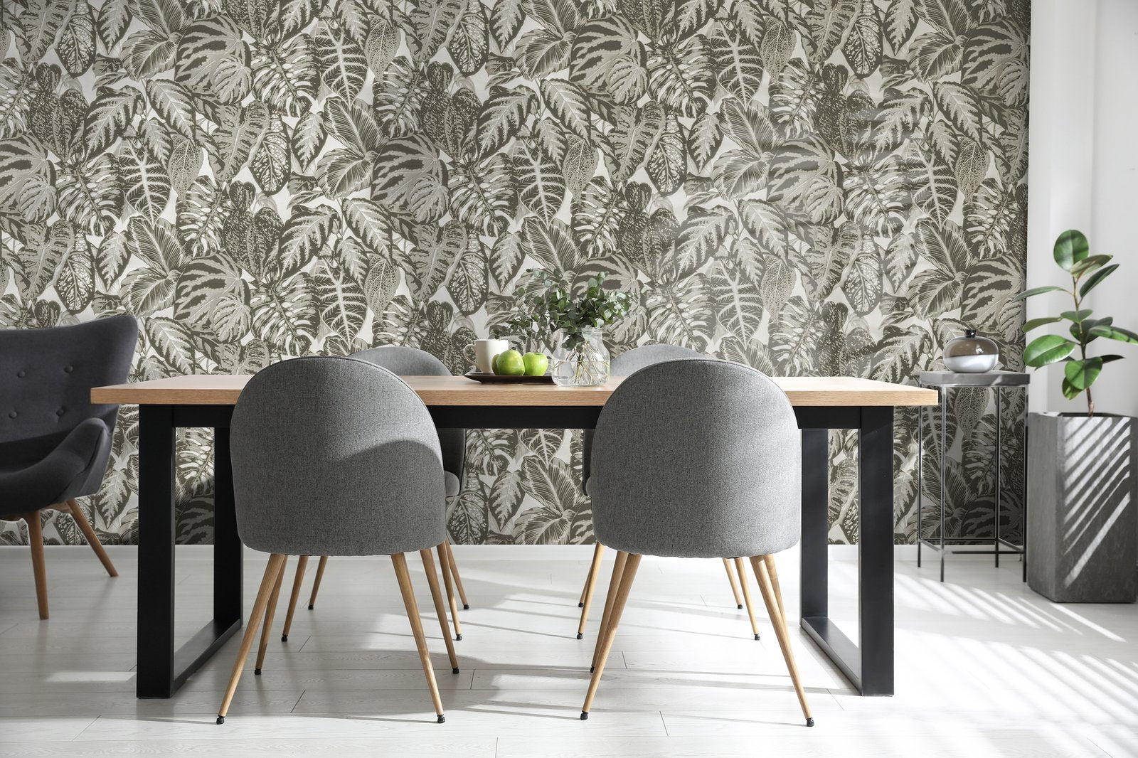 Elephant Leaf wallpaper in silver grey color - pattern number GH81263-23 - by Galerie in the Feel collection