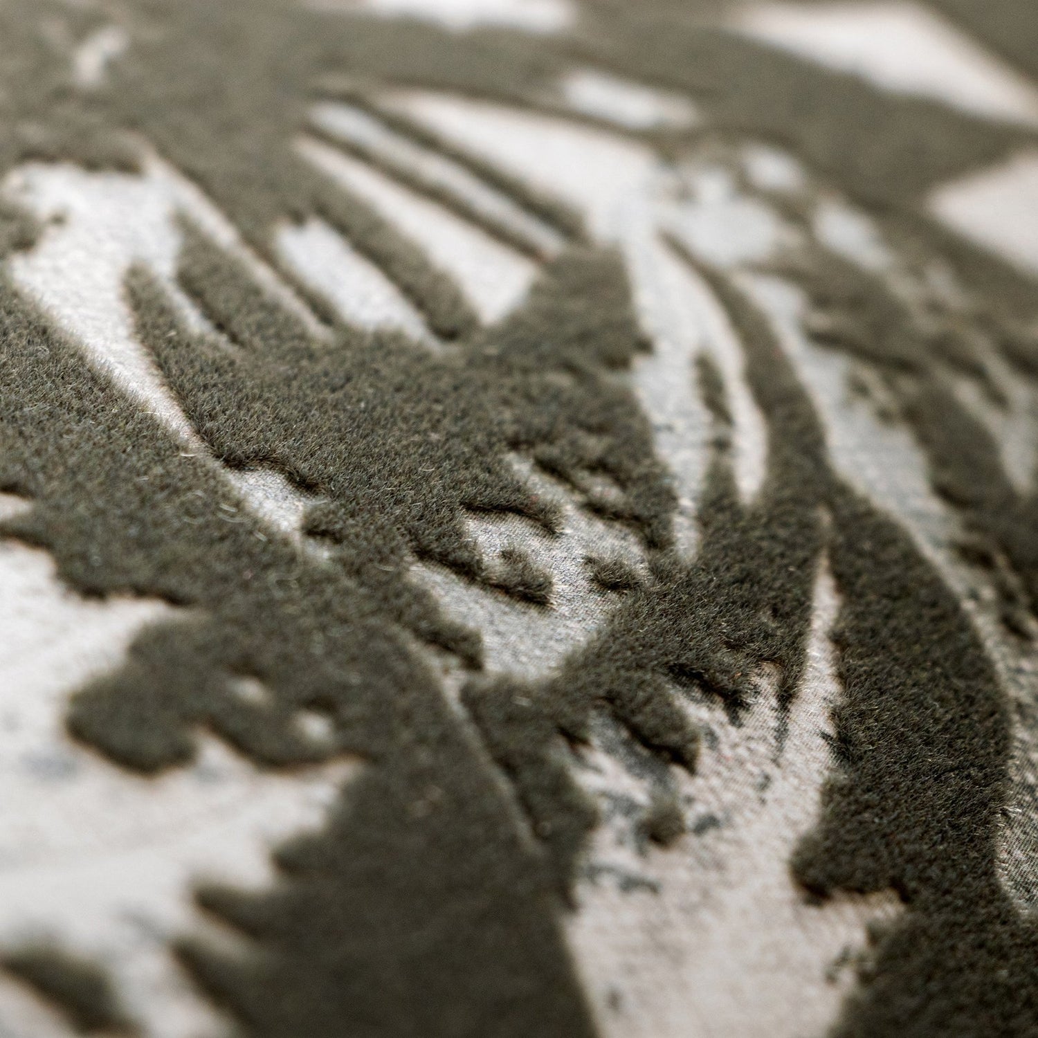 Elephant Leaf wallpaper in silver grey color - pattern number GH81263-23 - by Galerie in the Feel collection