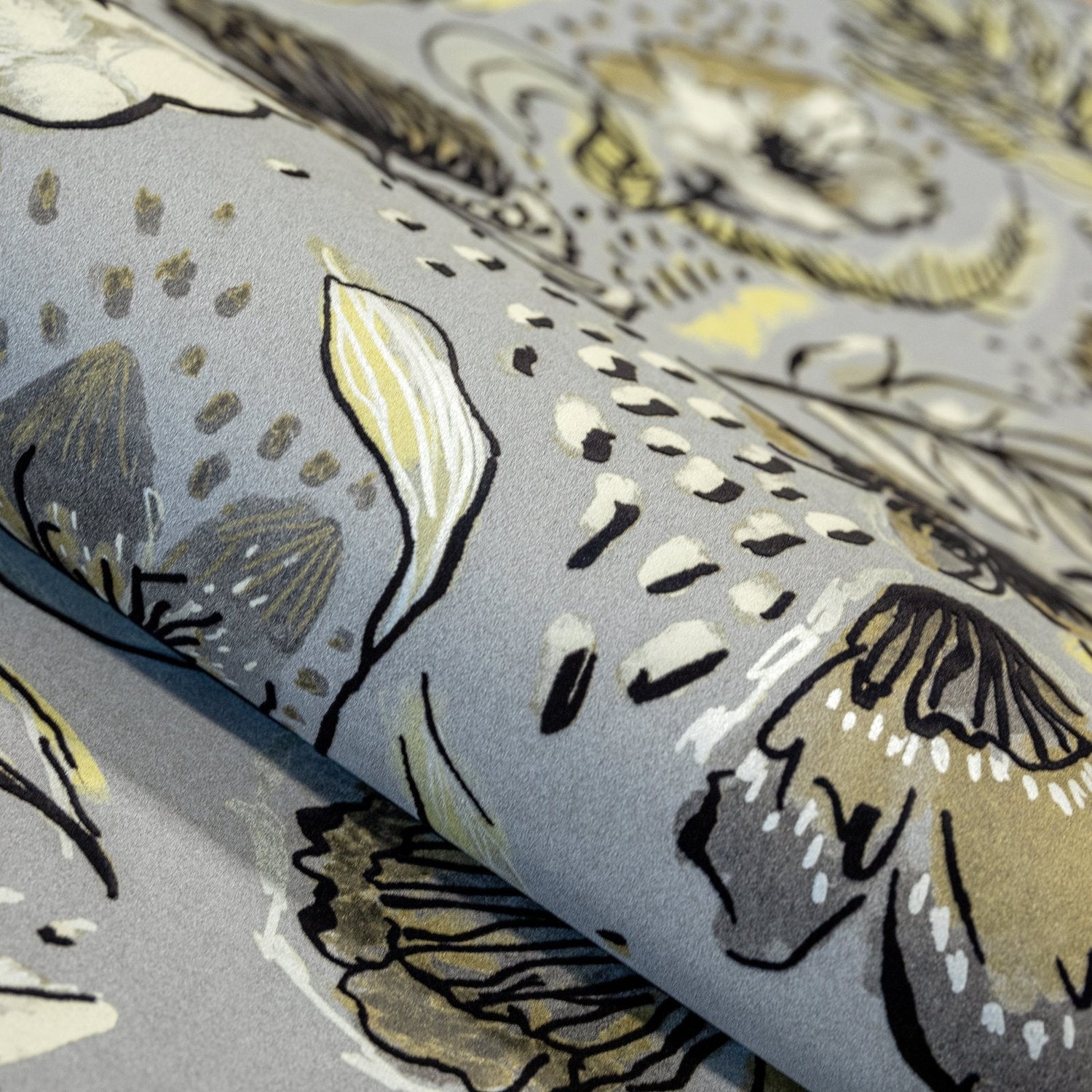 Wild Garden wallpaper in silver grey color - pattern number GH81333-23 - by Galerie in the Pepper collection