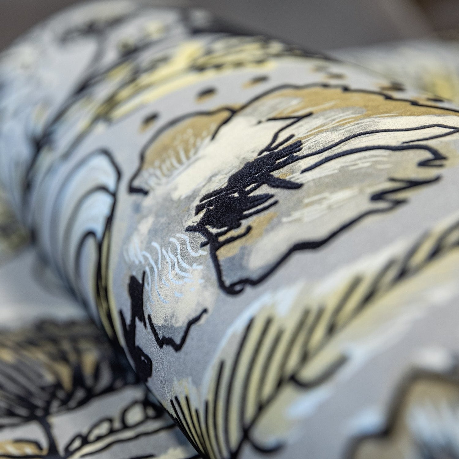 Wild Garden wallpaper in silver grey color - pattern number GH81333-23 - by Galerie in the Pepper collection