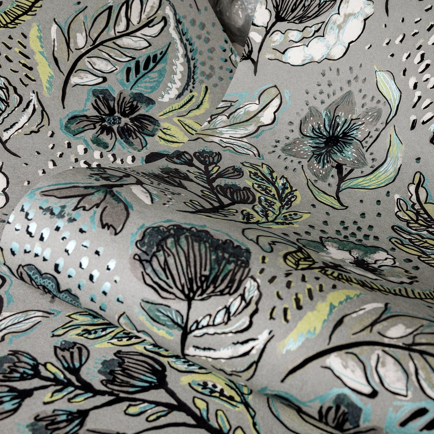 Wild Garden wallpaper in silver grey color - pattern number GH81334-23 - by Galerie in the Pepper collection