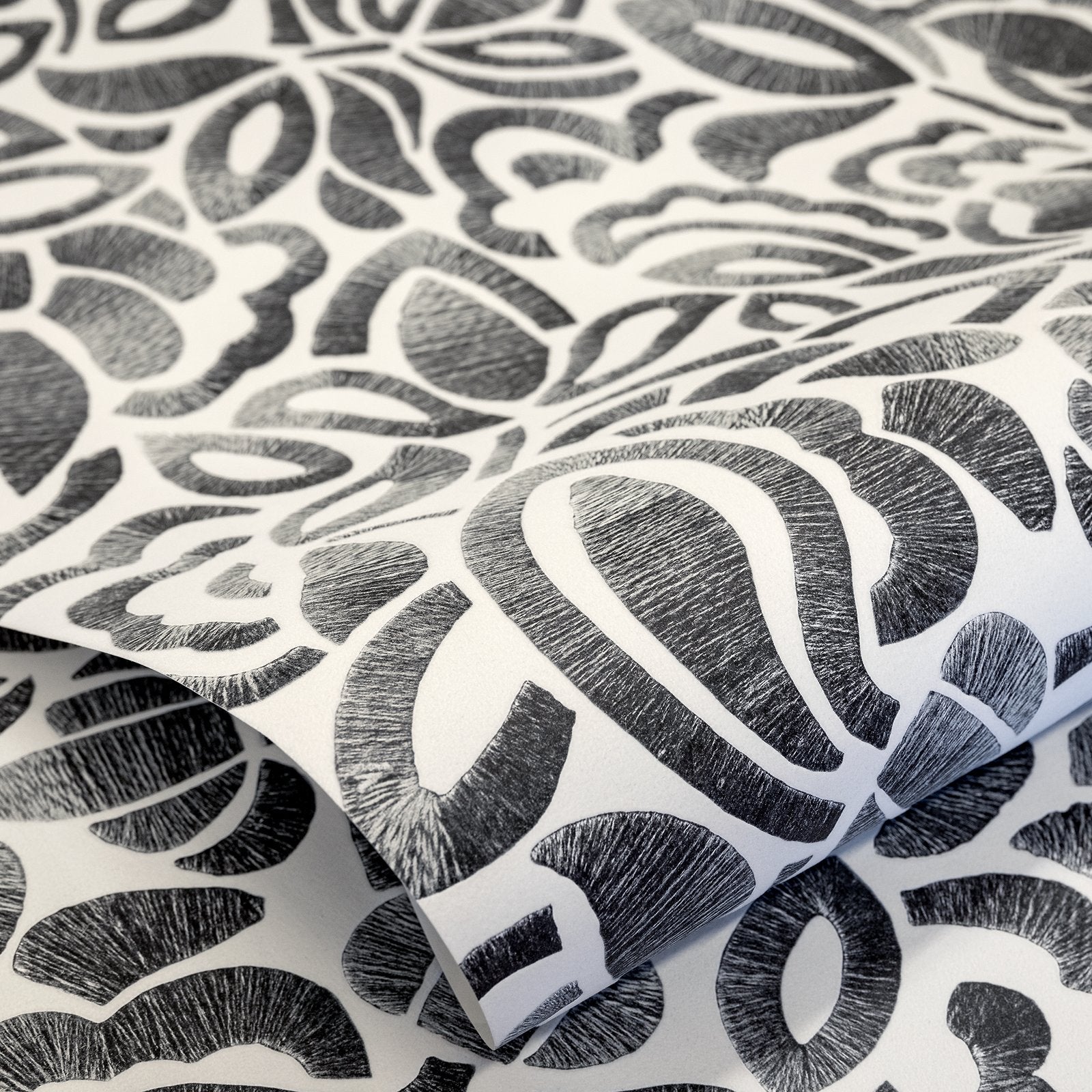 Brussels Lace wallpaper in silver grey color - pattern number GH81339-23 - by Galerie in the Pepper collection