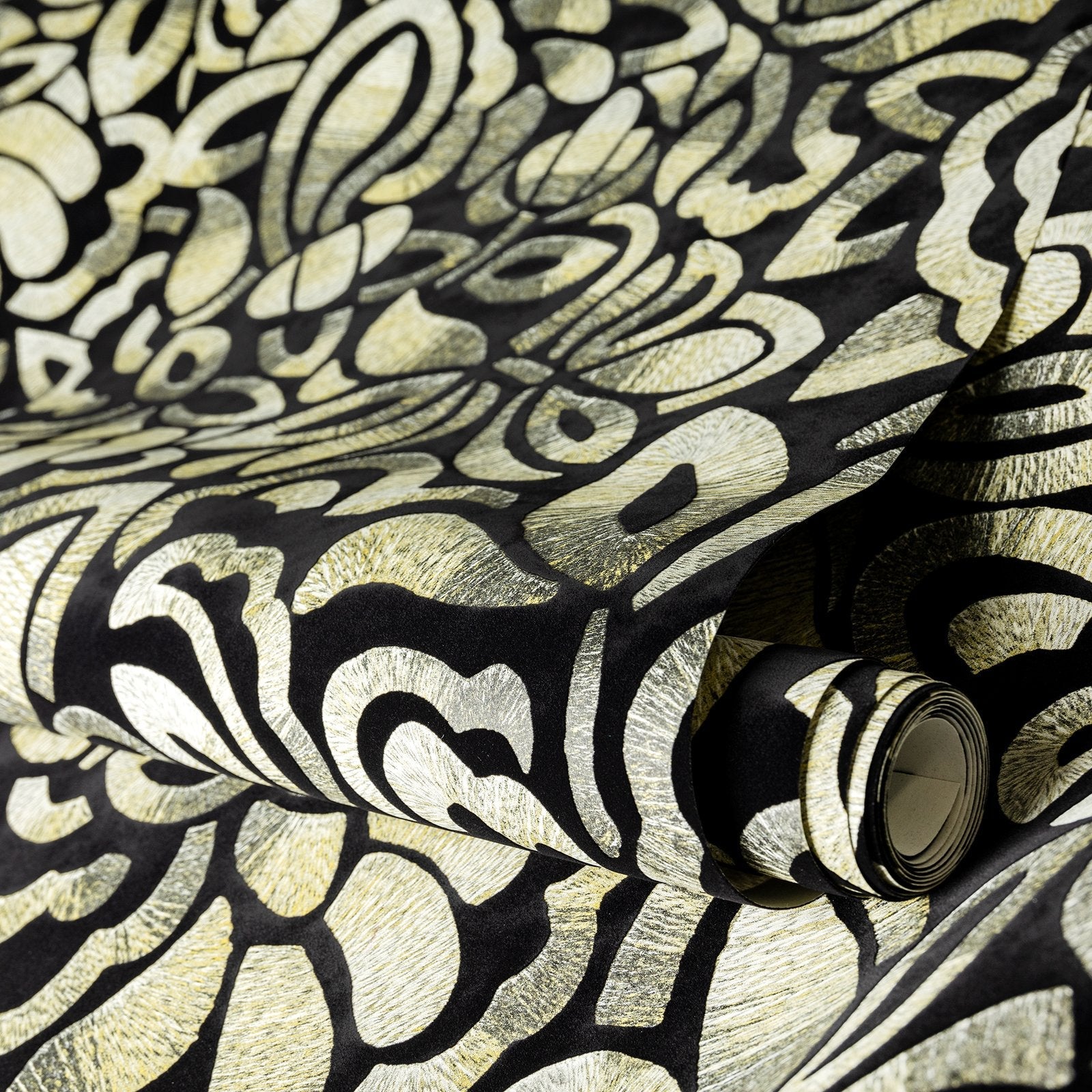 Brussels Lace wallpaper in yellow color - pattern number GH81341-23 - by Galerie in the Pepper collection