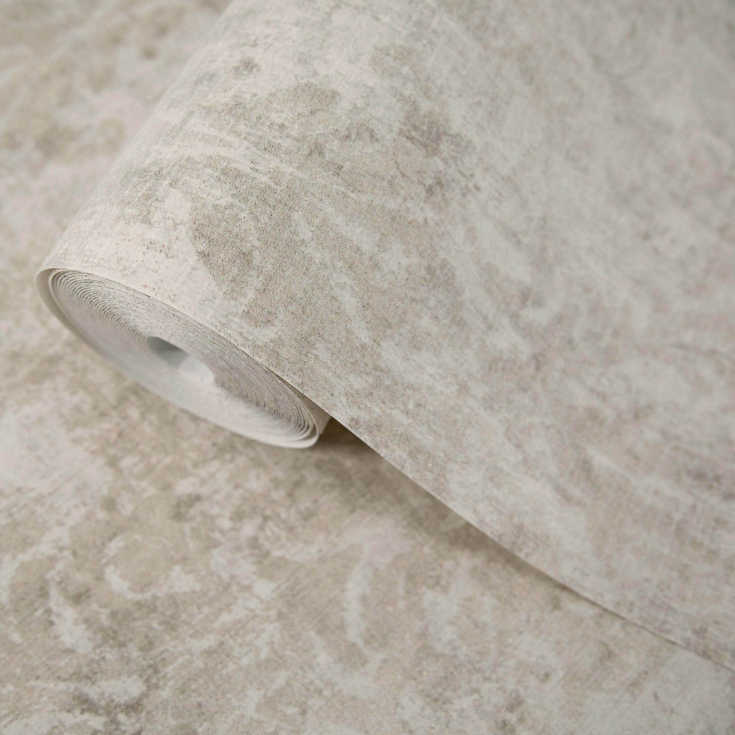 Damask Wallpaper in Cream color - pattern number 81428 - by Galerie in the Cerra collection