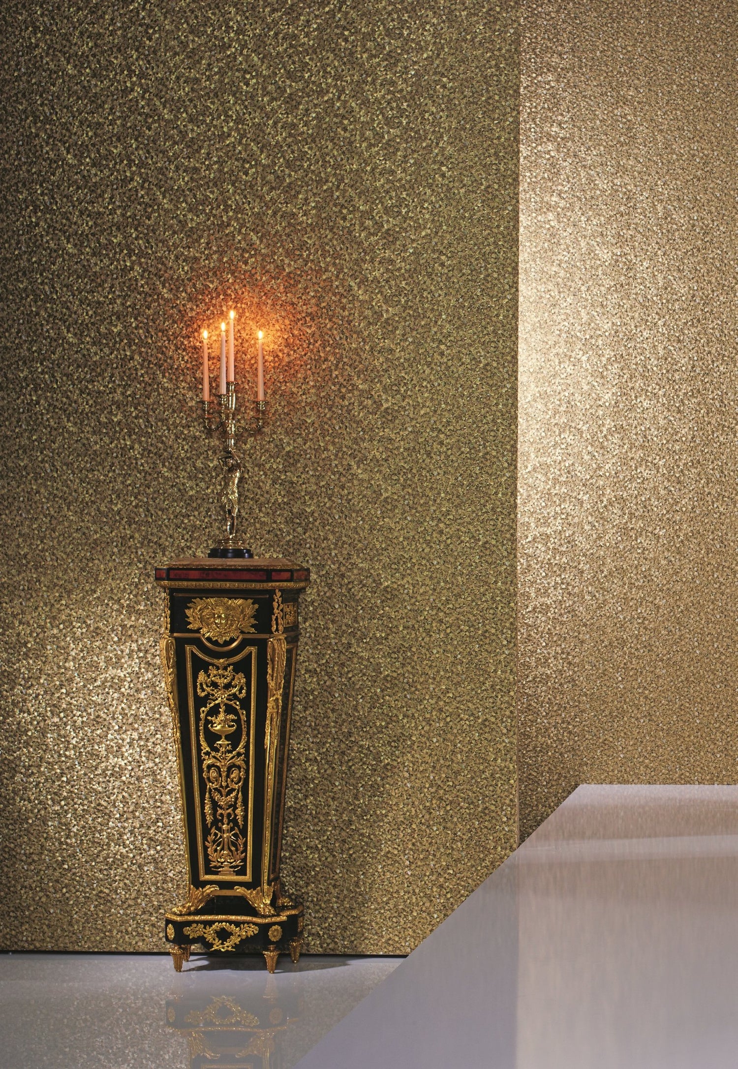 Feathers wallpaper in gold color - pattern number EN91952 - by Galerie in the Energy collection