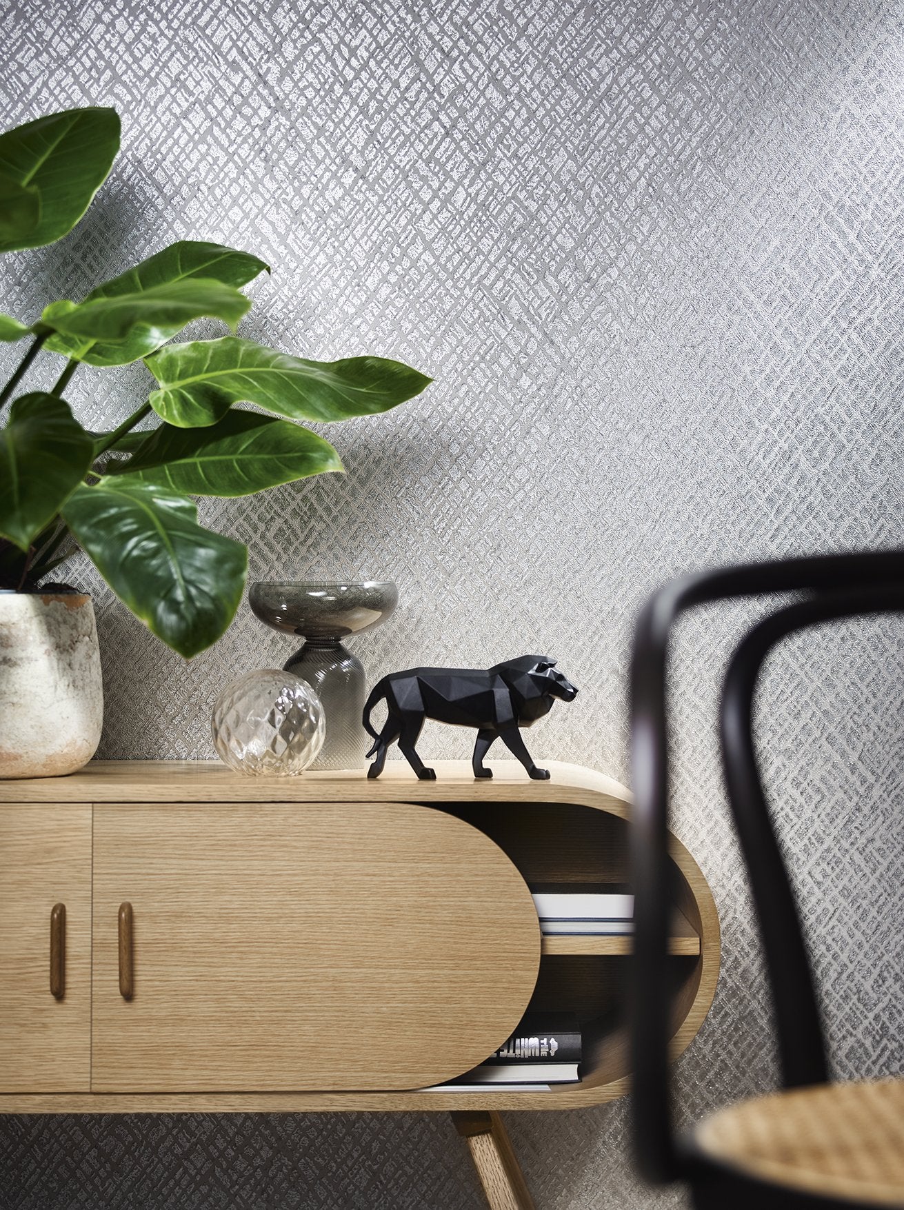 Geometric wallpaper in silver grey color - pattern number AI95041 - by Galerie in the Air collection