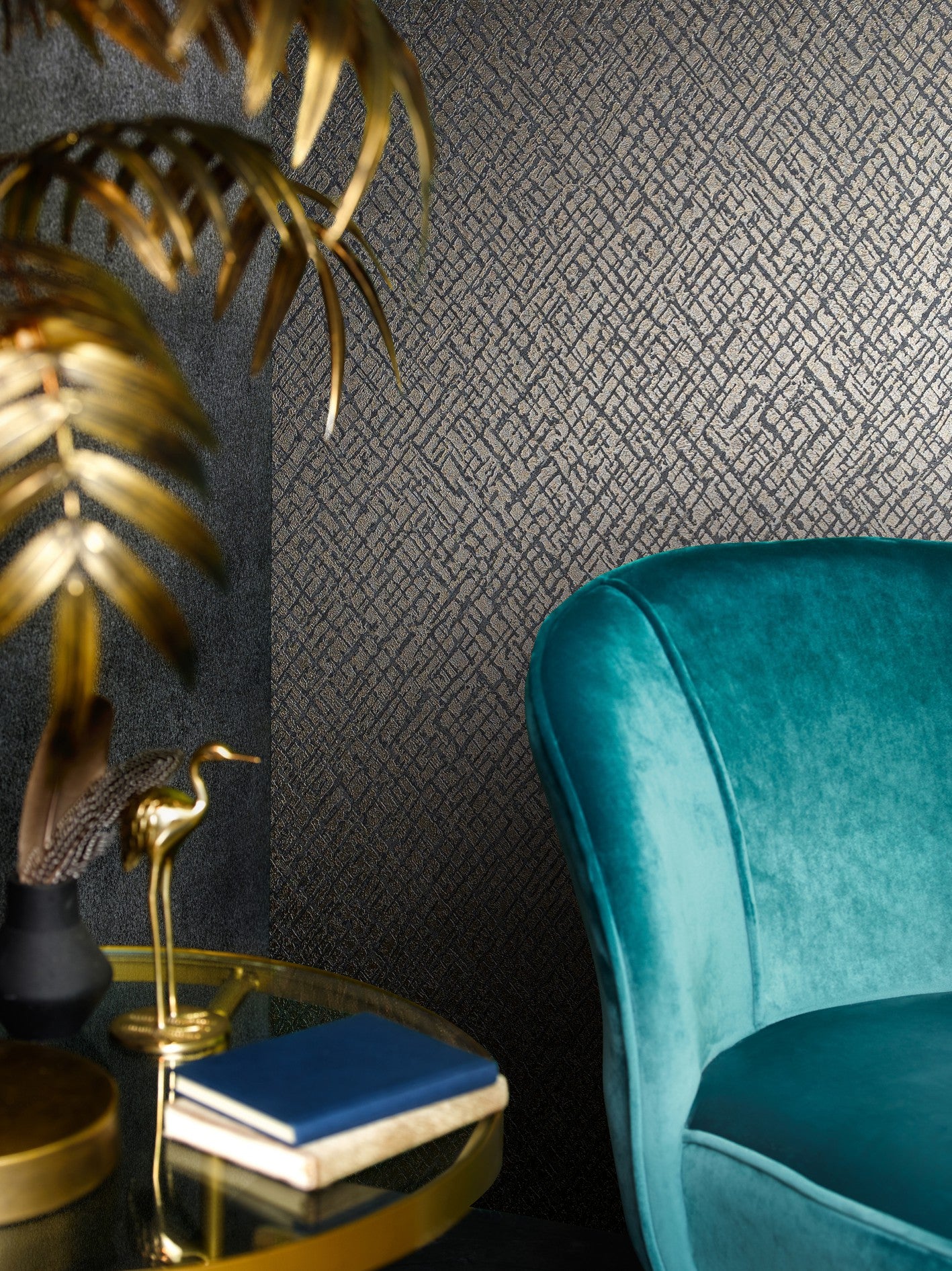 Geometric wallpaper in gold color - pattern number AI95042 - by Galerie in the Air collection
