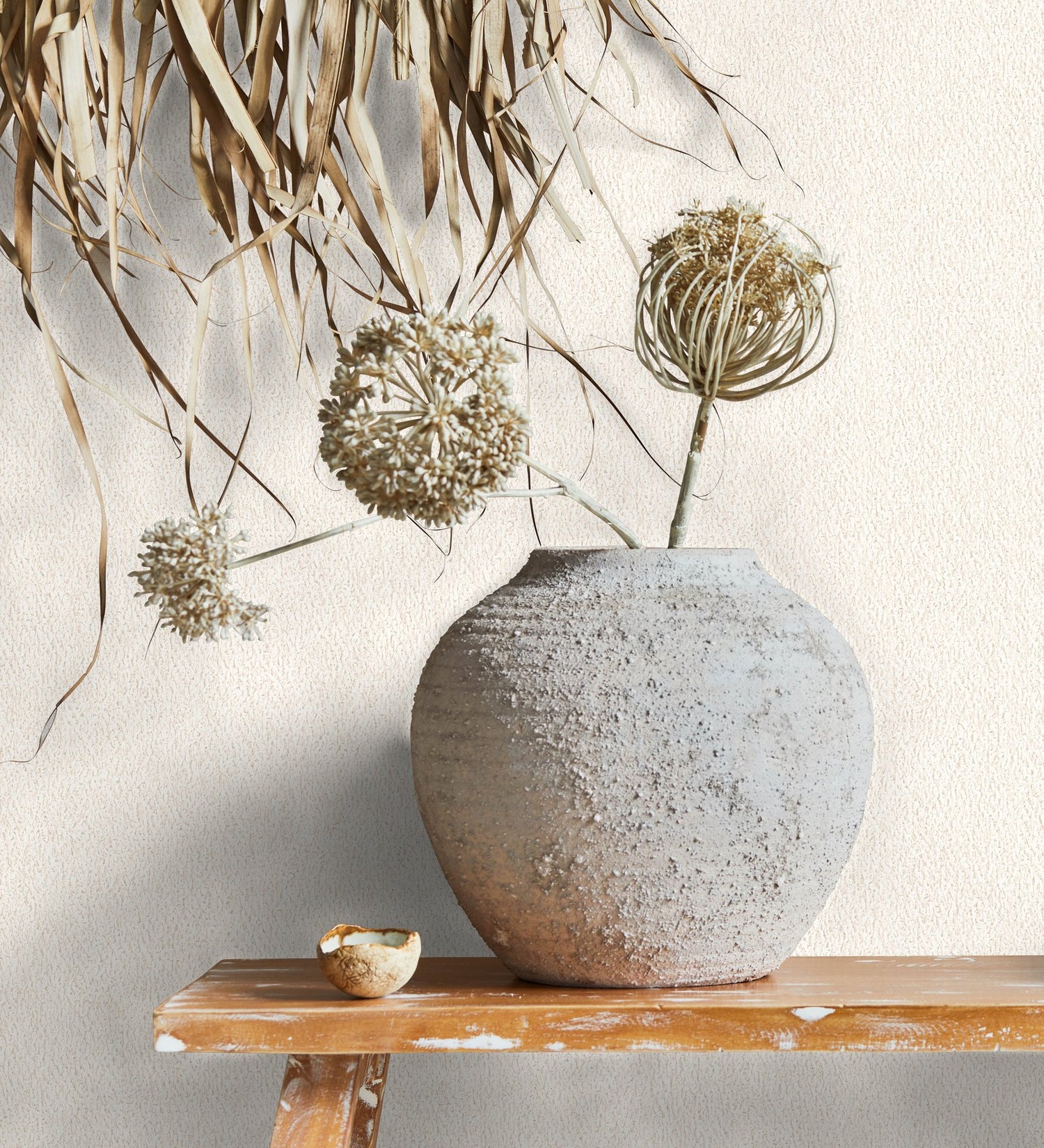 Fibre wallpaper in beige color - pattern number EA99116 - by Galerie in the Earth collection