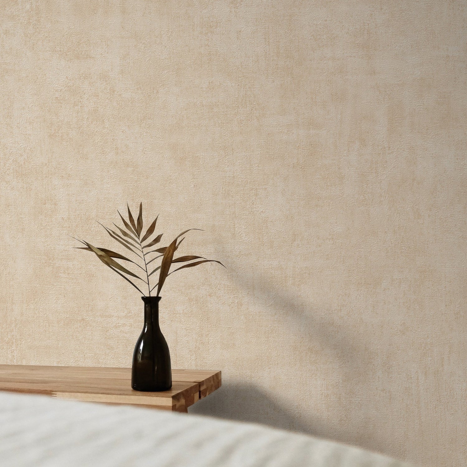 Patinated Plain Wallpaper in beige color - pattern number A51511 - by Grandeco in the Orom II collection