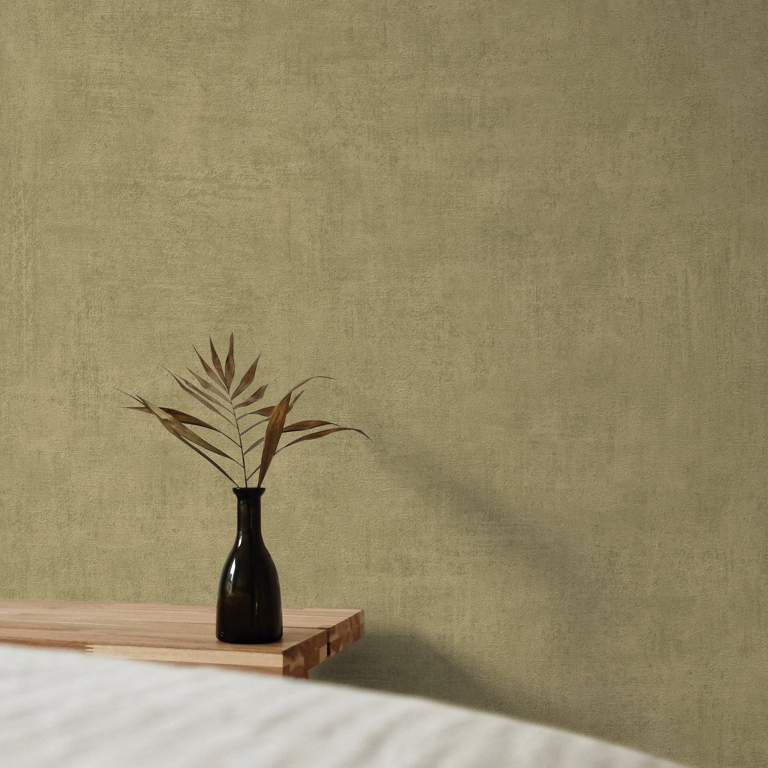 Patinated Plain Wallpaper in green color - pattern number A51514 - by Grandeco in the Orom II collection