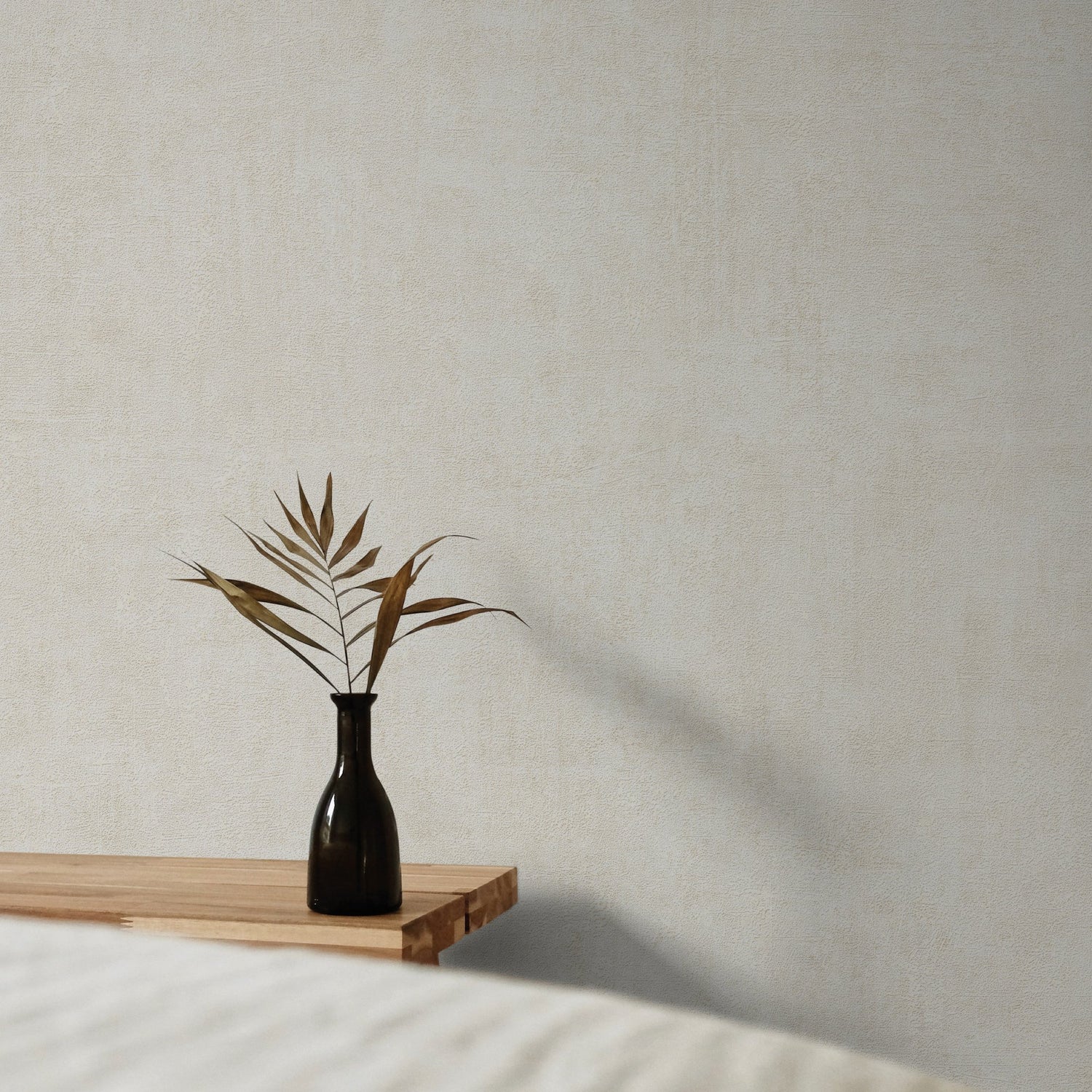 Patinated Plain Wallpaper in beige color - pattern number A51517 - by Grandeco in the Orom II collection
