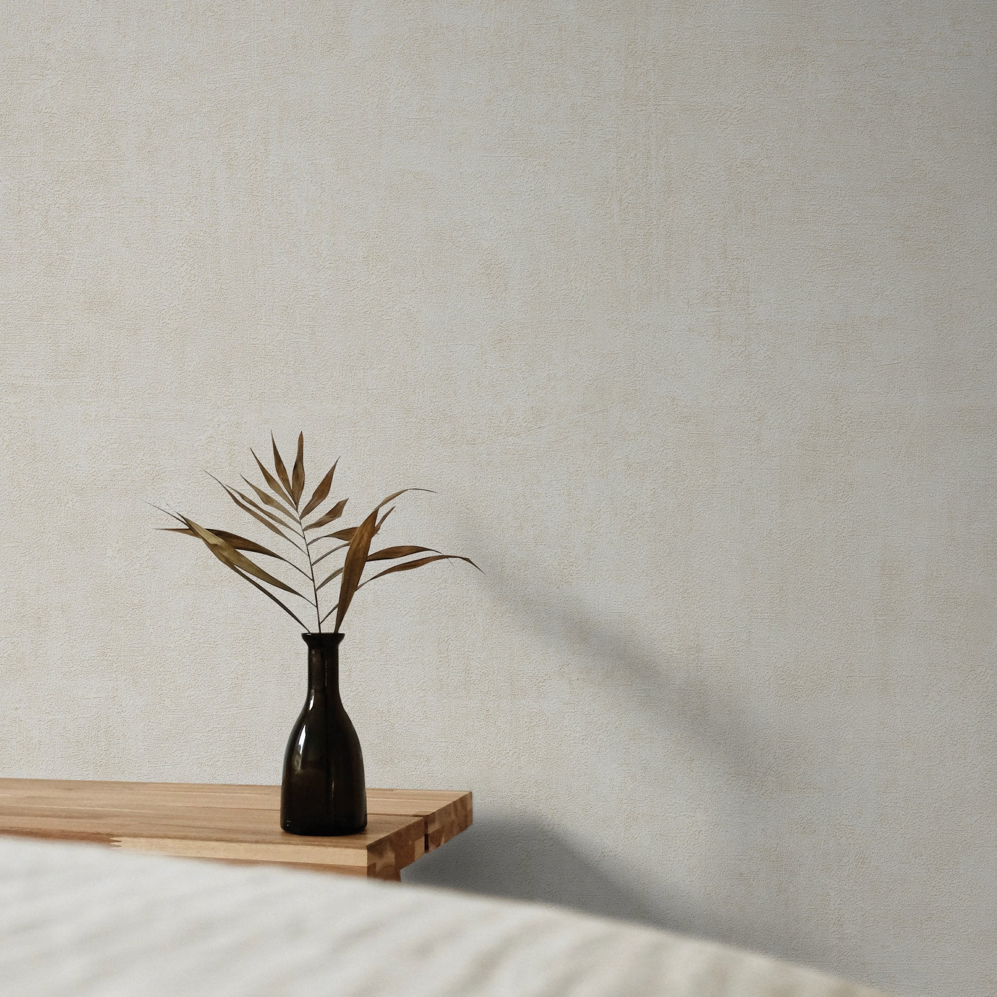Patinated Plain Wallpaper in beige color - pattern number A51517 - by Grandeco in the Orom II collection