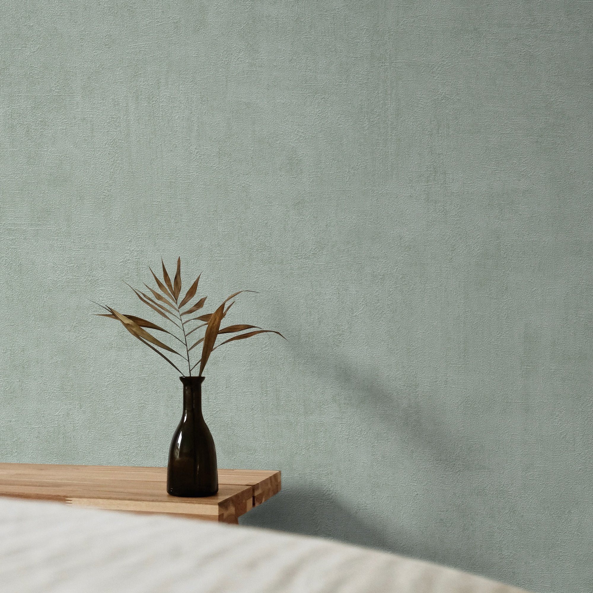 Patinated Plain Wallpaper in blue color - pattern number A51518 - by Grandeco in the Orom II collection