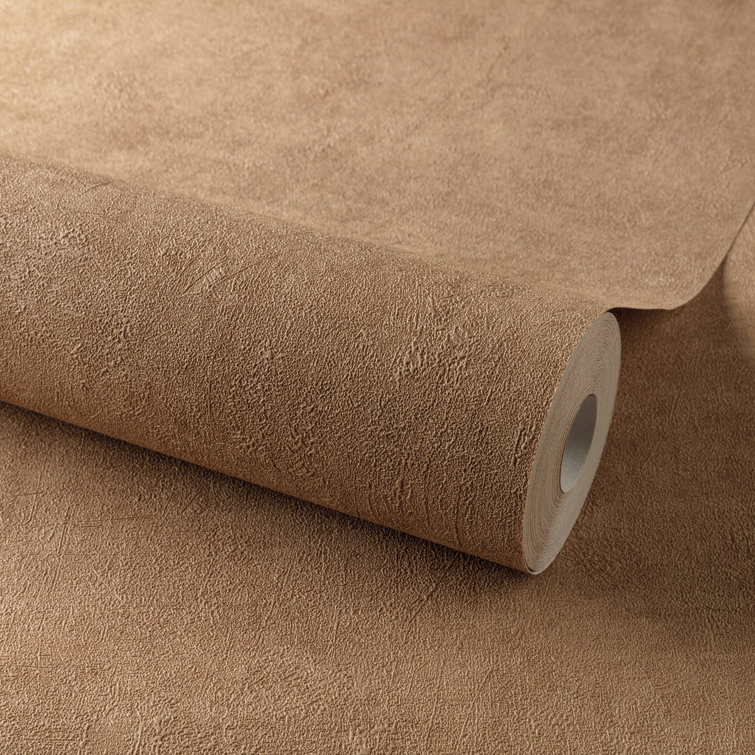 Patinated Plain Wallpaper in orange color - pattern number A51520 - by Grandeco in the Orom II collection