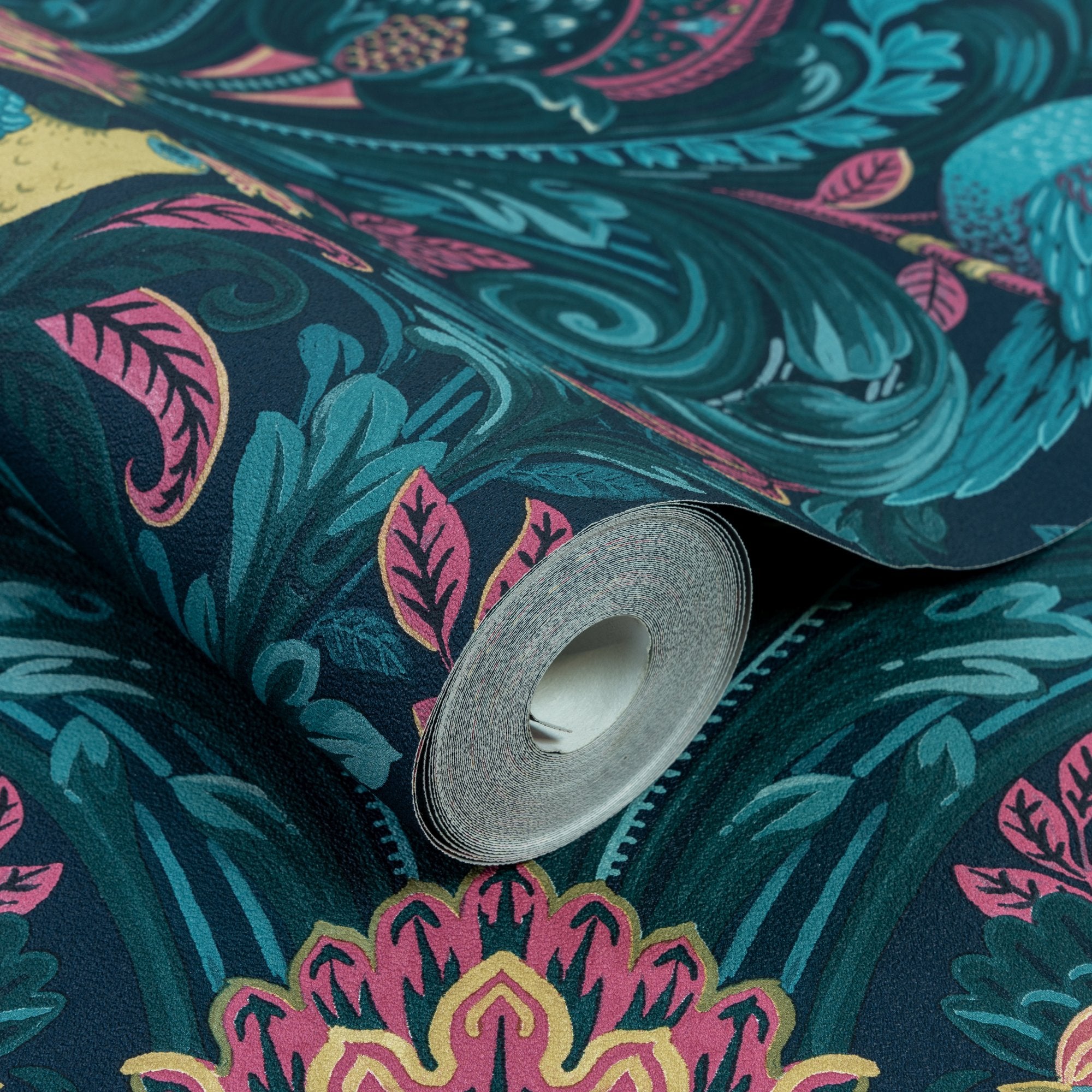 Medallion All-over Print Wallpaper in blue color - pattern number ARA67801 - by Grandeco in the Arcadia collection