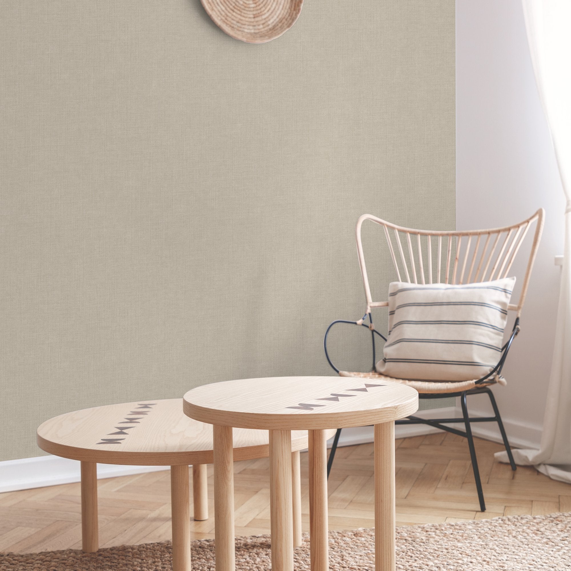 Textile Plain Wallpaper in beige color - pattern number INA71004 - by Grandeco in the Inia collection