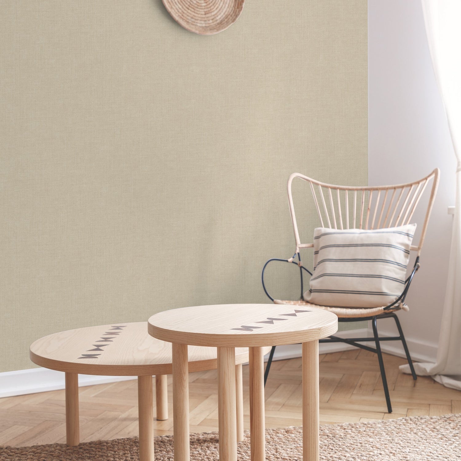 Textile Plain Wallpaper in beige color - pattern number INA71005 - by Grandeco in the Inia collection