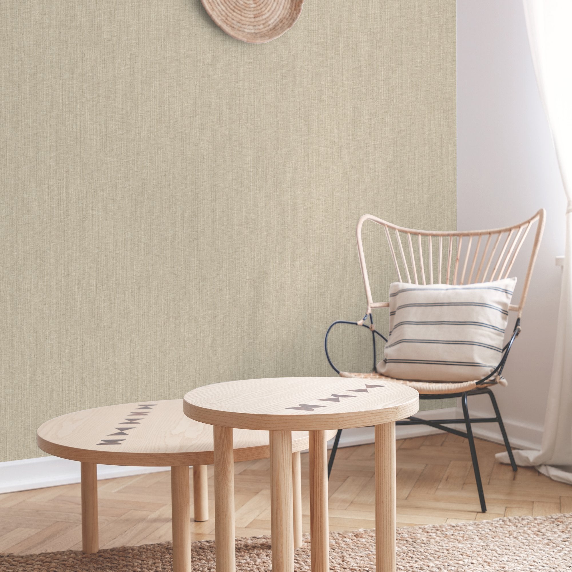 Textile Plain Wallpaper in beige color - pattern number INA71005 - by Grandeco in the Inia collection