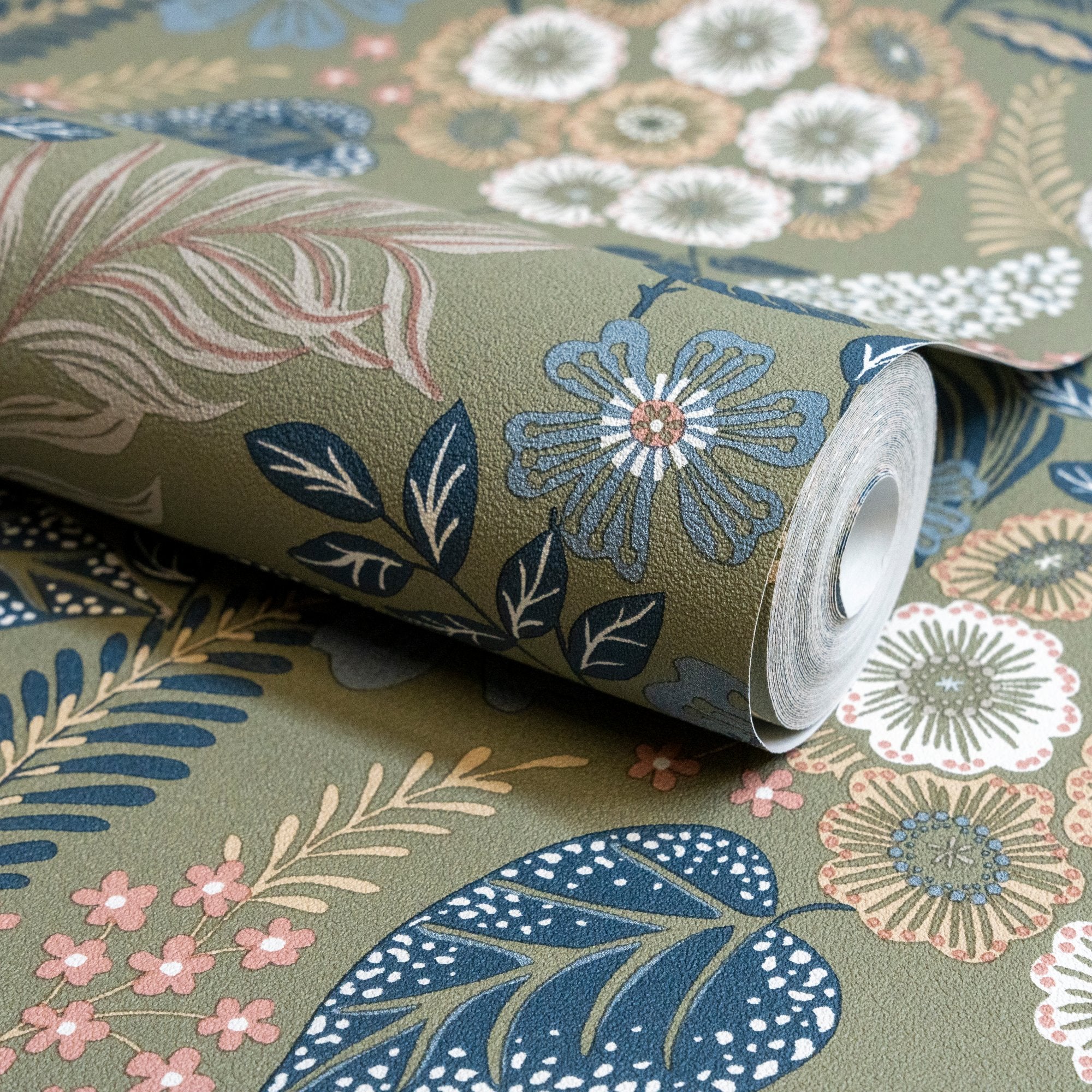 Classical Floral All-over Wallpaper in green color - pattern number KRA76603 - by Grandeco in the Karuna collection