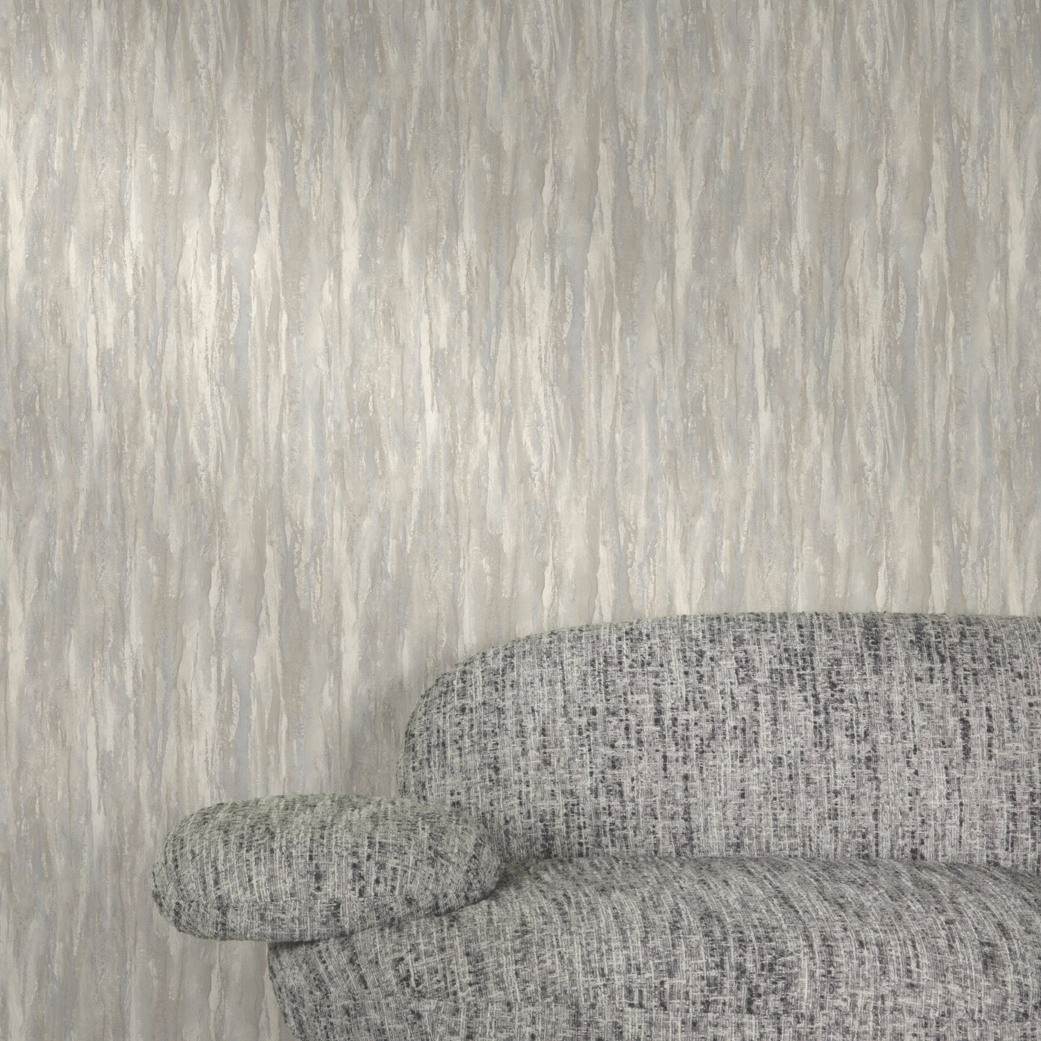 Patinated Plain Wallpaper in grey color - pattern number A78502 - by Grandeco in the Textured Vibes collection