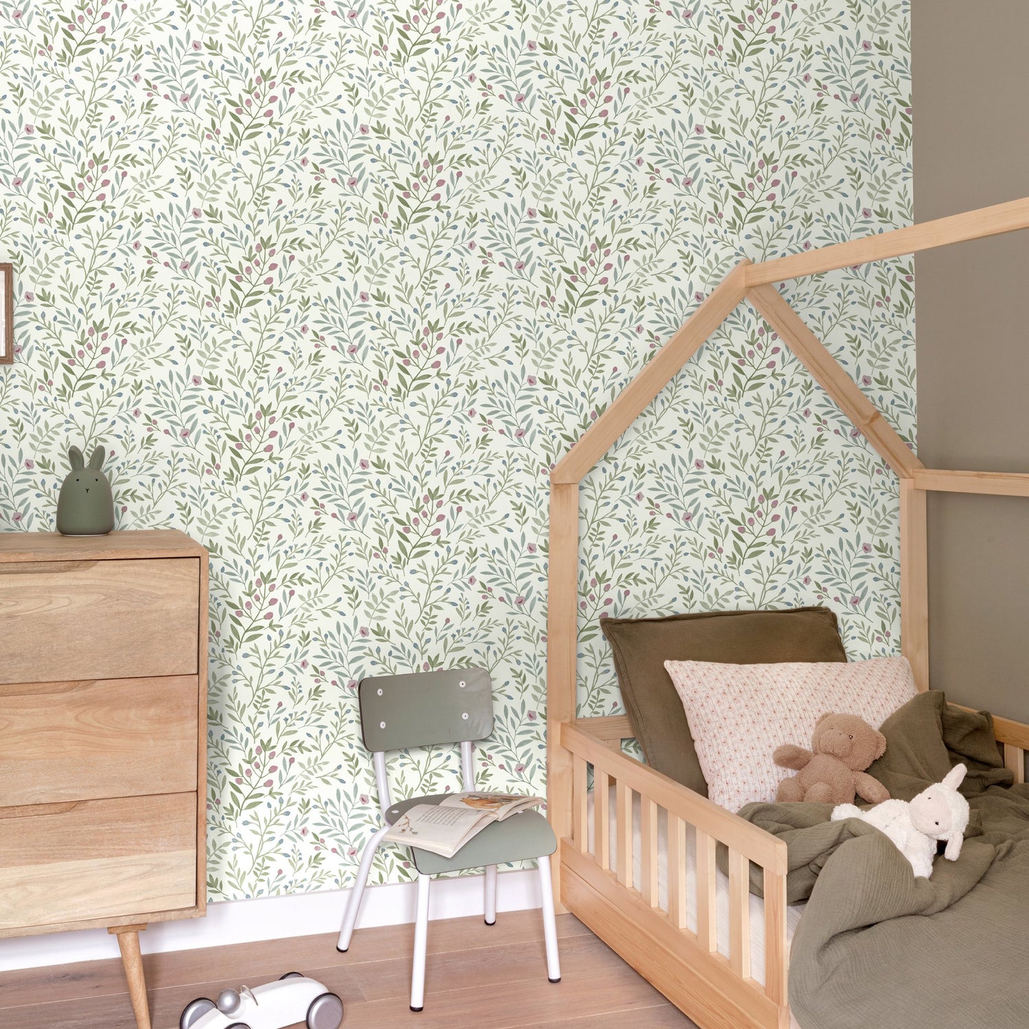 Classical Floral All-over Wallpaper in blue color - pattern number INA78803 - by Grandeco in the Inia collection