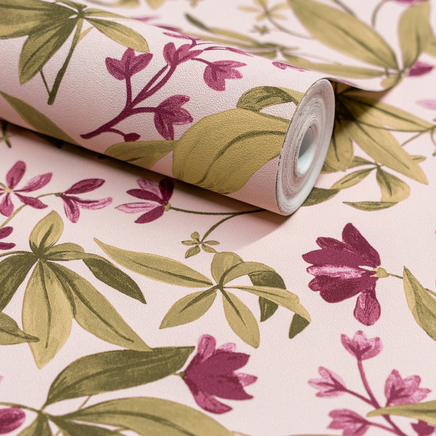 Classical Floral All-over Wallpaper in green color - pattern number INA80402 - by Grandeco in the Inia collection