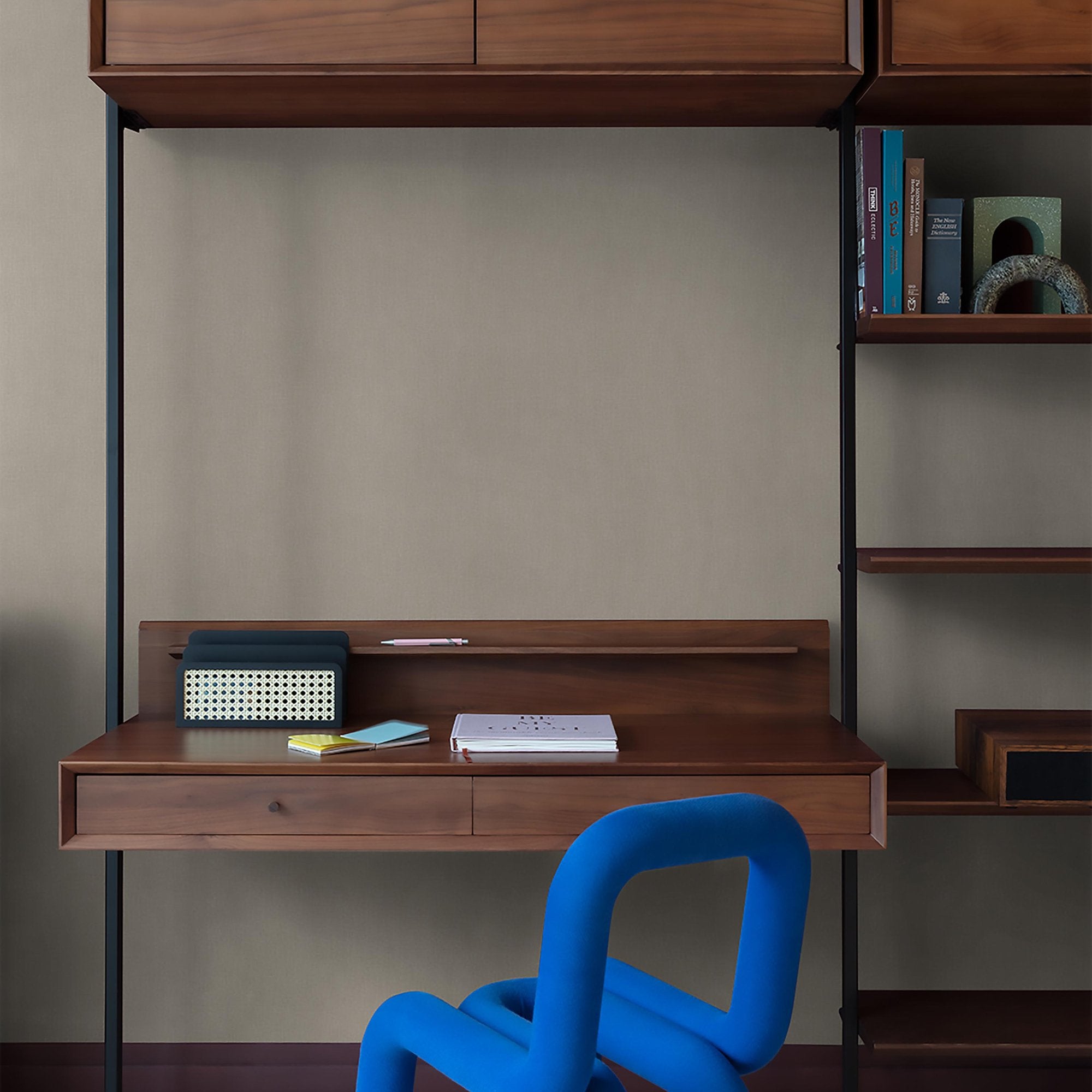 Textile Plain Wallpaper in beige color - pattern number AT1005 - by Grandeco in the Atmosphere collection
