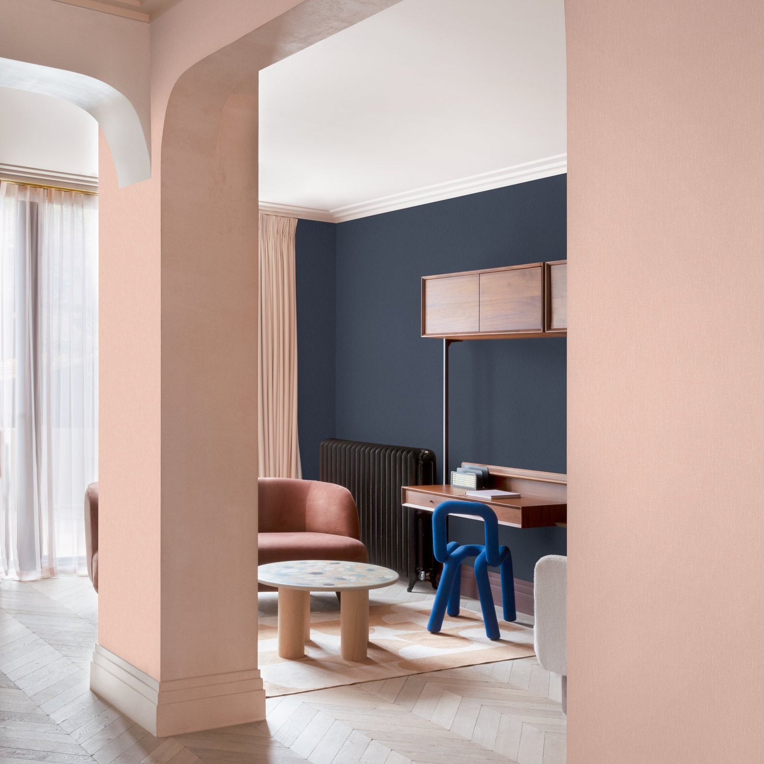 Textile Plain Wallpaper in pink color - pattern number AT1019 - by Grandeco in the Atmosphere collection