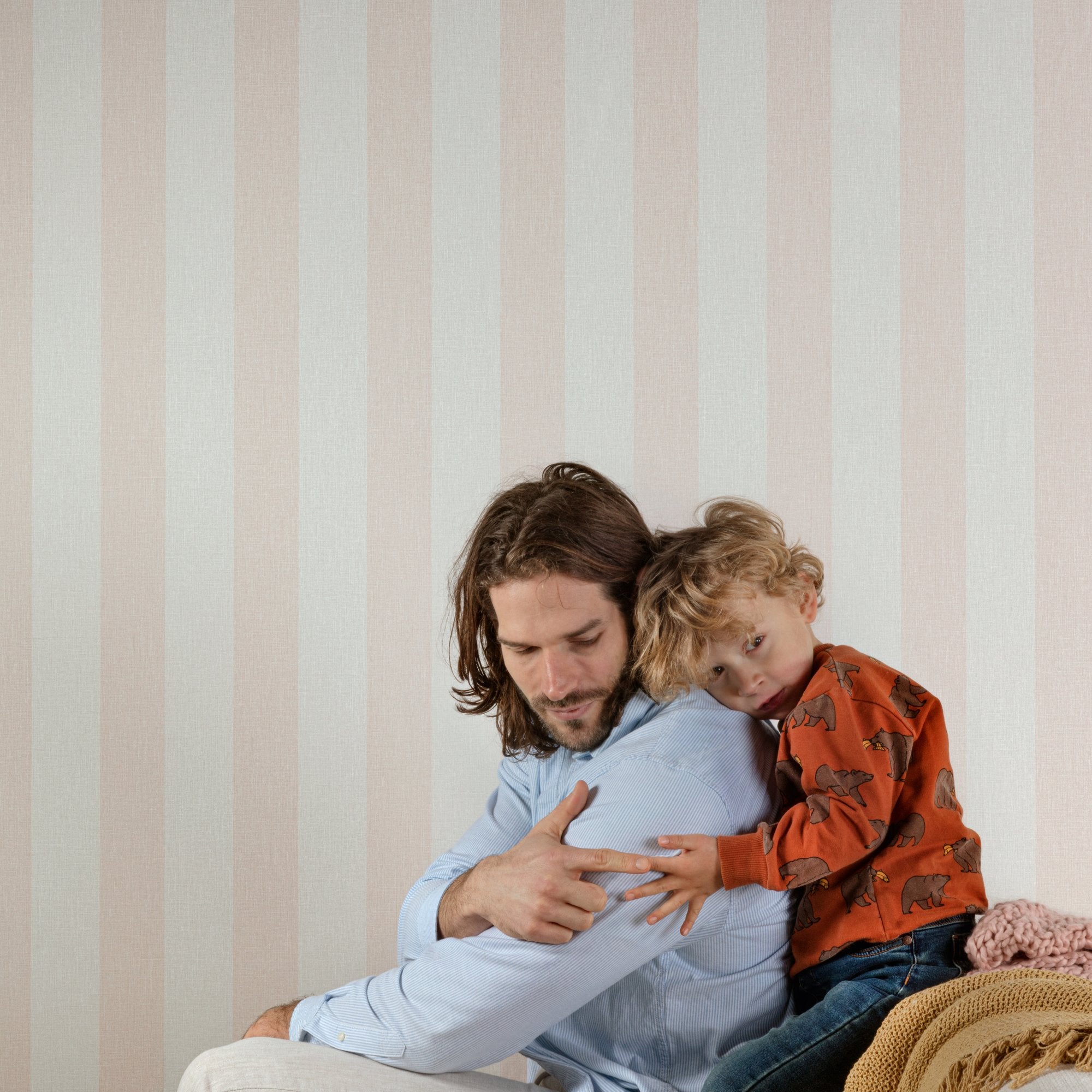 Regular Stripes Wallpaper in pink color - pattern number AT4018 - by Grandeco in the Atmosphere collection