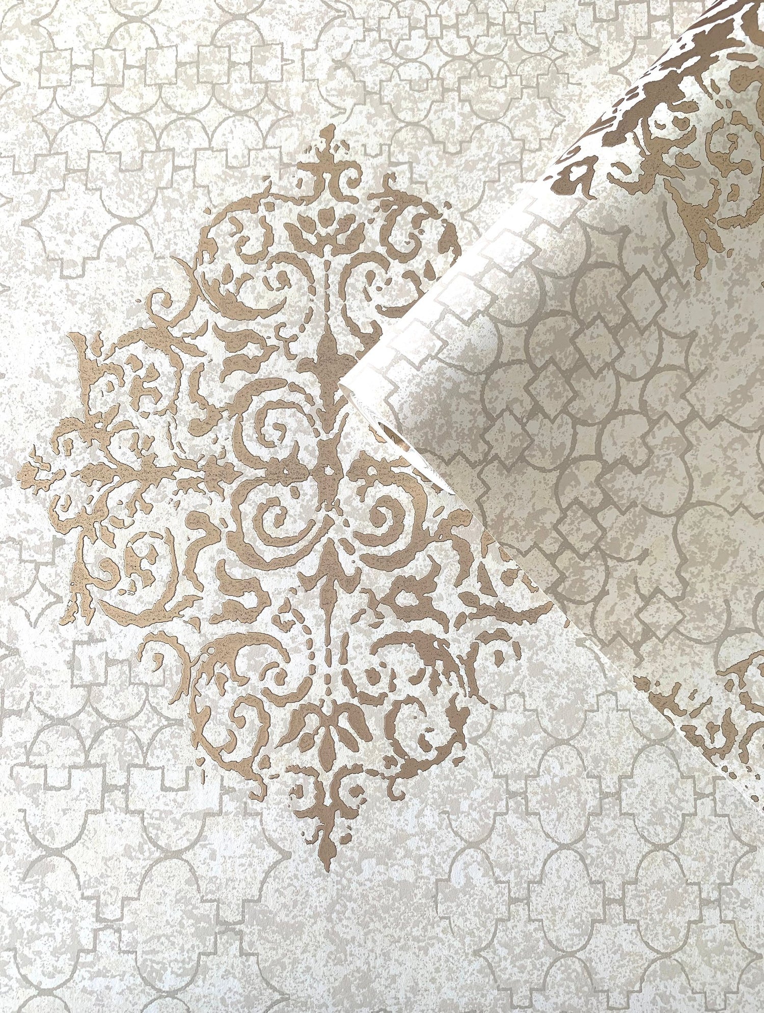 Damask wallpaper in rose gold color - pattern number CM2485 - by Galerie in the Lustre collection