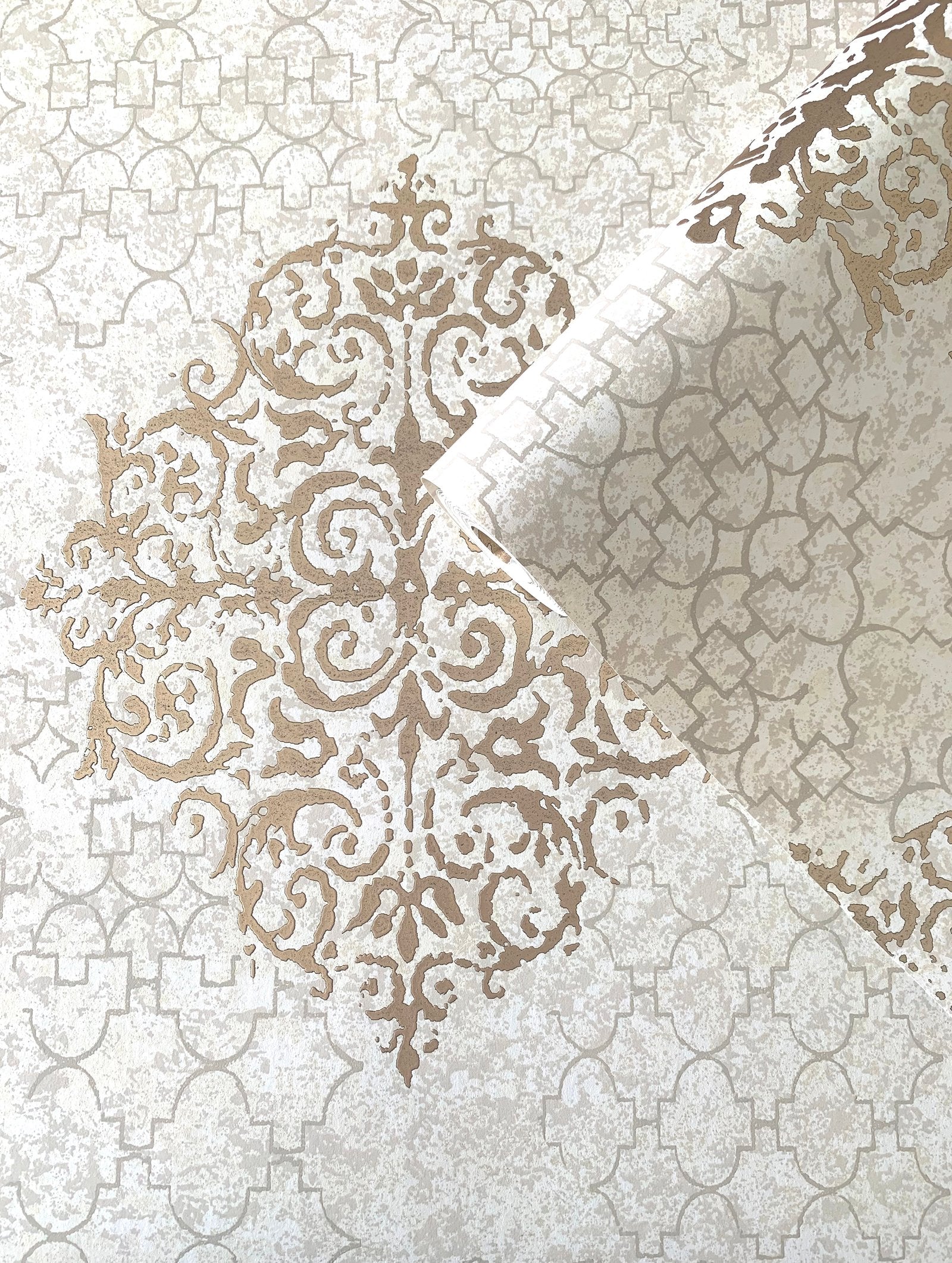 Damask wallpaper in rose gold color - pattern number CM2485 - by Galerie in the Lustre collection