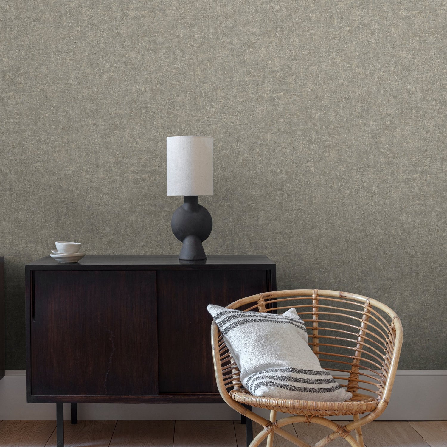 Concrete Plain Wallpaper in black color - pattern number CO1205 - by Grandeco in the Concept collection