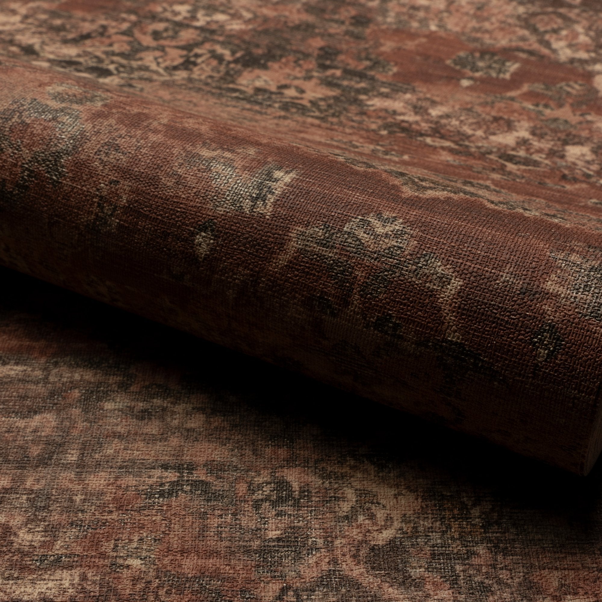 Worn Tapistry Wallpaper in red color - pattern number CO3103 - by Grandeco in the Concept collection