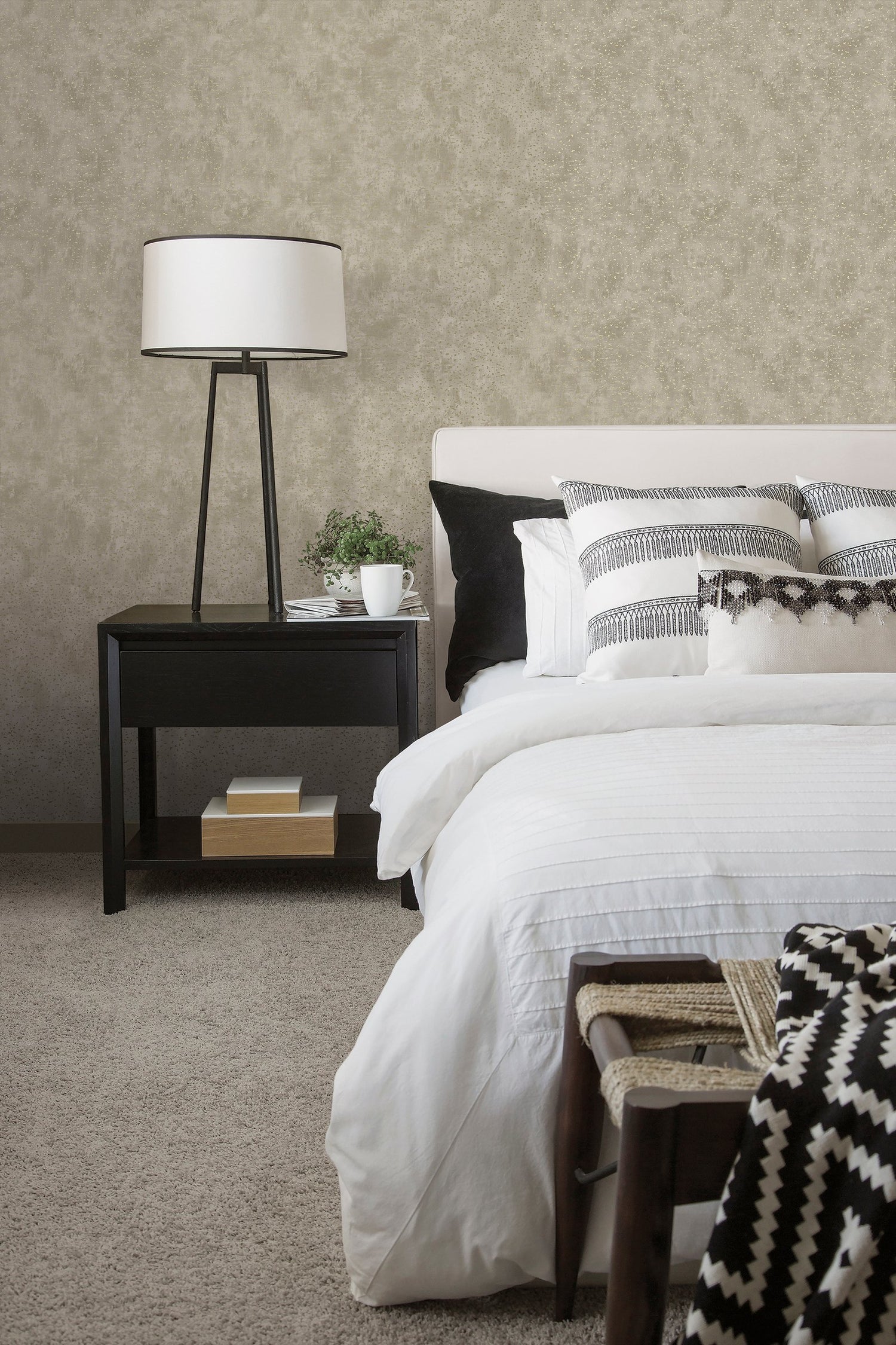 Spot wallpaper in gold color - pattern number DWP0019-01 - by Galerie in the Lustre collection