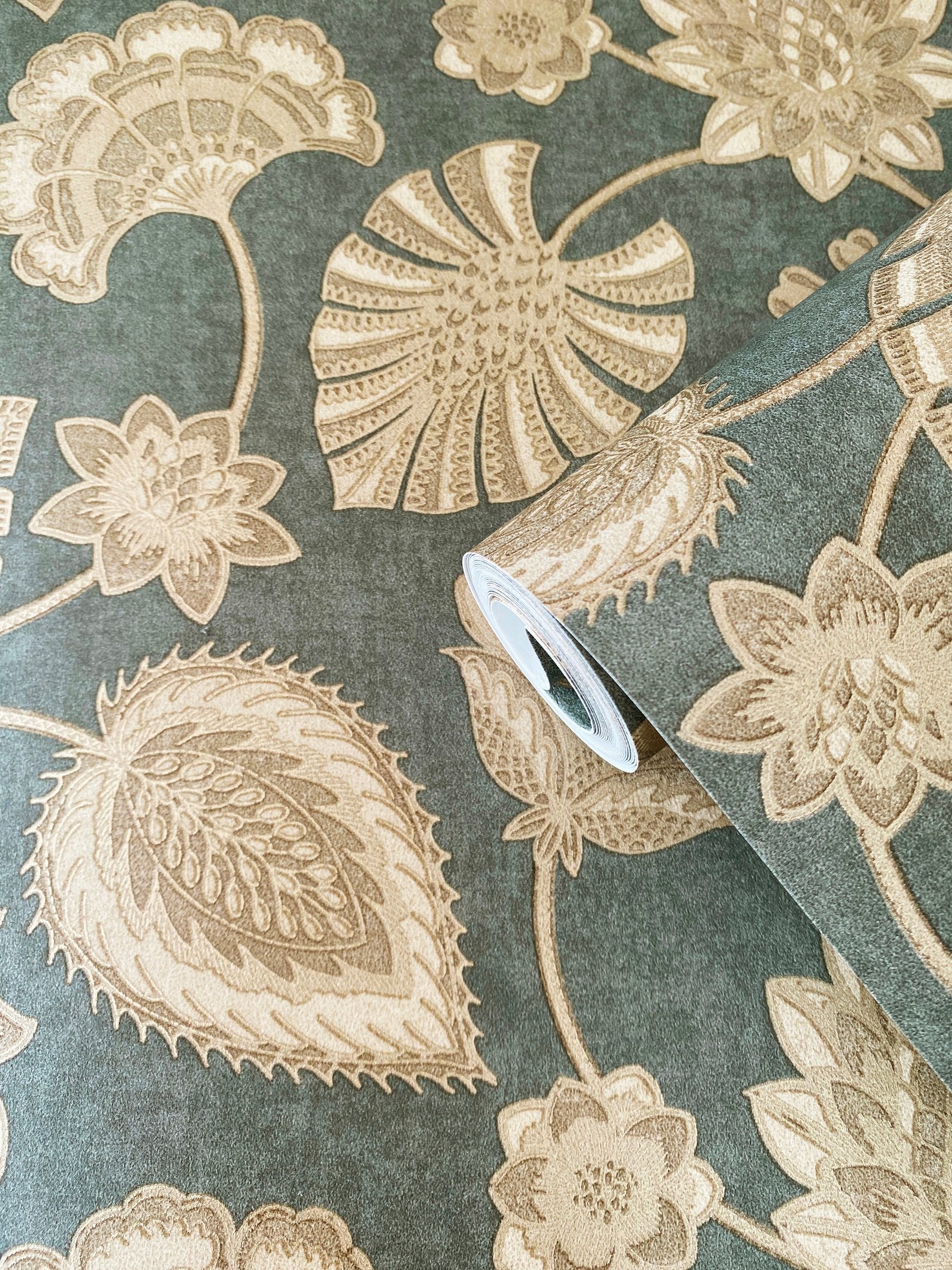 Flower Fan wallpaper in green color - pattern number DWP0351-01 - by Galerie in the Elegance collection
