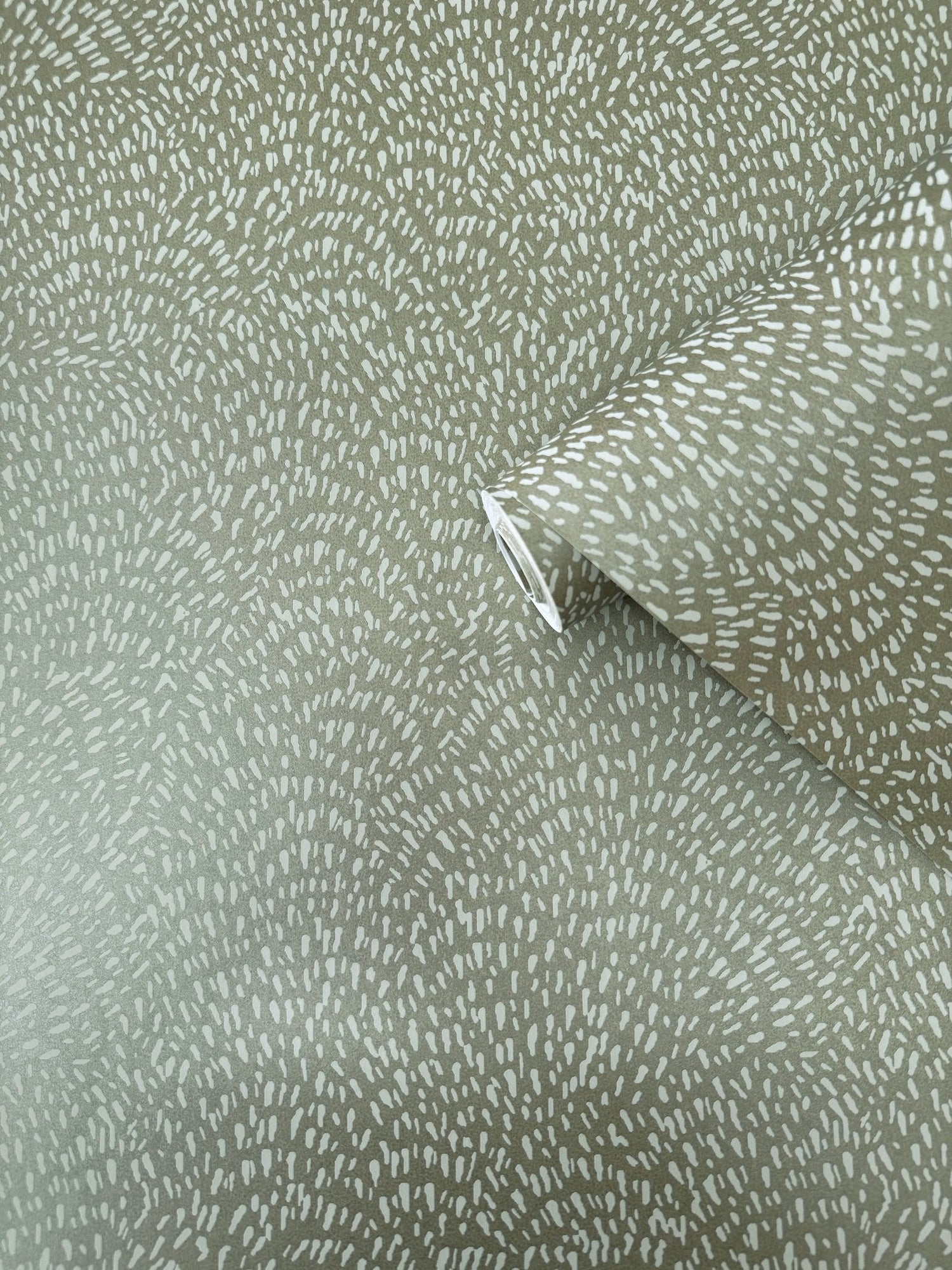 Fan Fleck wallpaper in green color - pattern number DWP0363-01 - by Galerie in the Zen collection