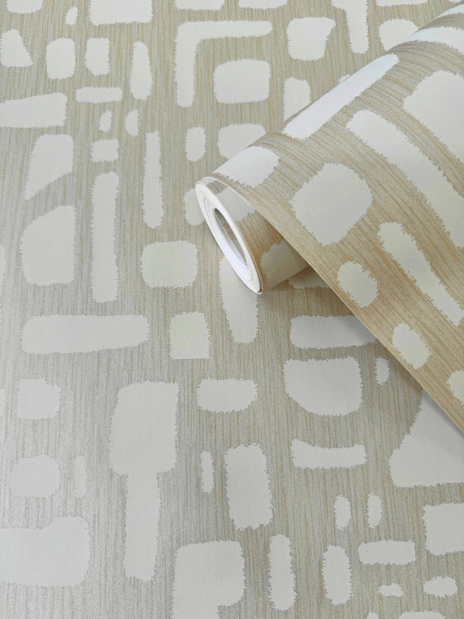 Chunky Geo wallpaper in cream color - pattern number DWP0364-02 - by Galerie in the Zen collection