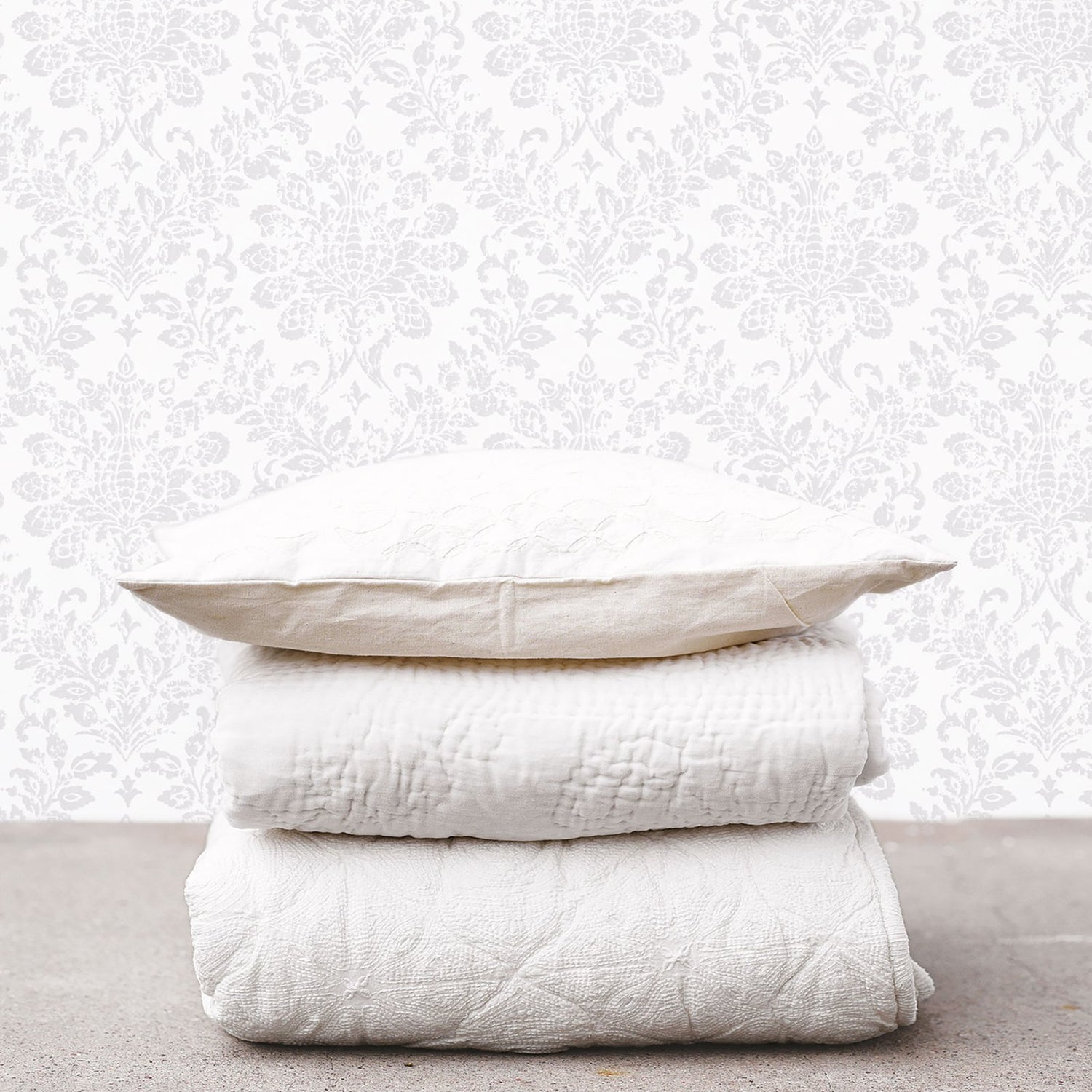 Damask wallpaper in silver grey color - pattern number G56256 - by Galerie in the Nordic Elements collection