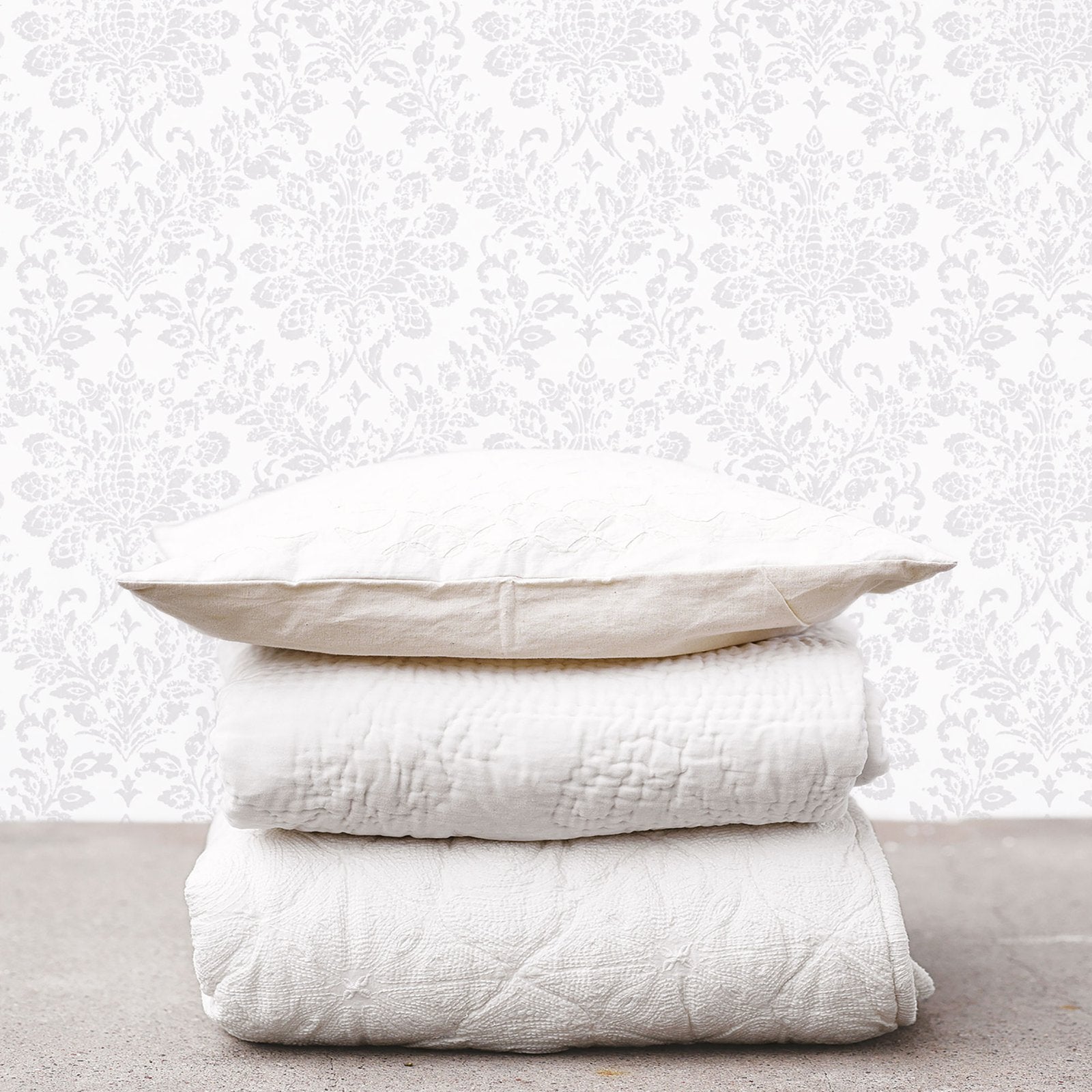 Damask wallpaper in silver grey color - pattern number G56256 - by Galerie in the Nordic Elements collection
