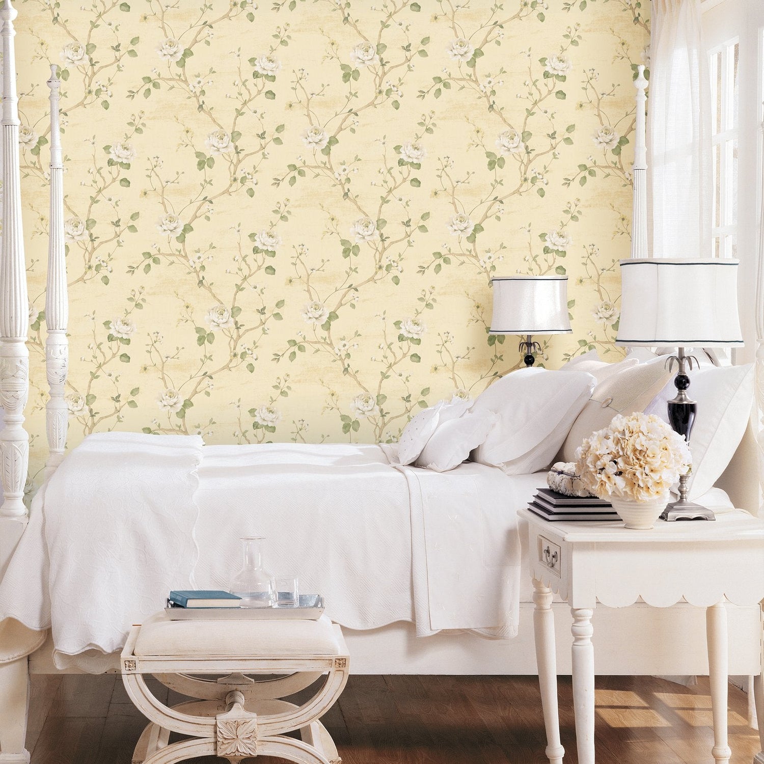 Luisella Floral wallpaper in beige color - pattern number G67602 - by Galerie in the Palazzo 2 collection