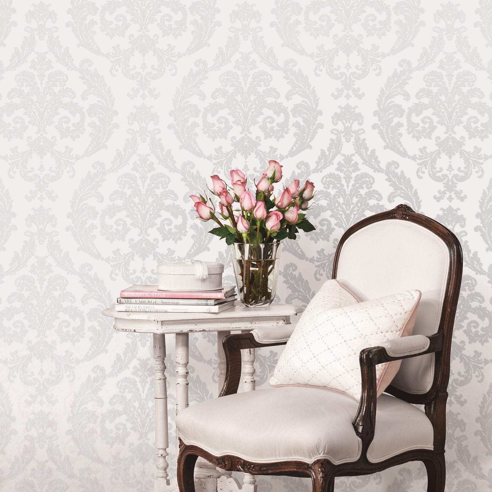 Damask wallpaper in cream color - pattern number G67606 - by Galerie in the Palazzo 2 collection