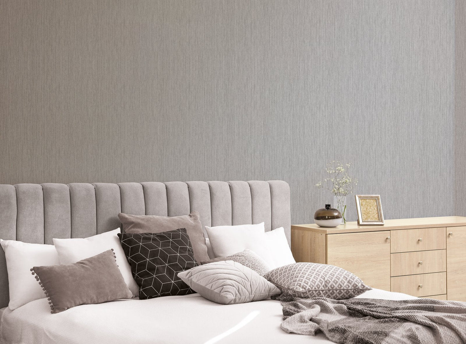 Vertical Textile wallpaper in silver grey color - pattern number G67681 - by Galerie in the Special FX 2 collection