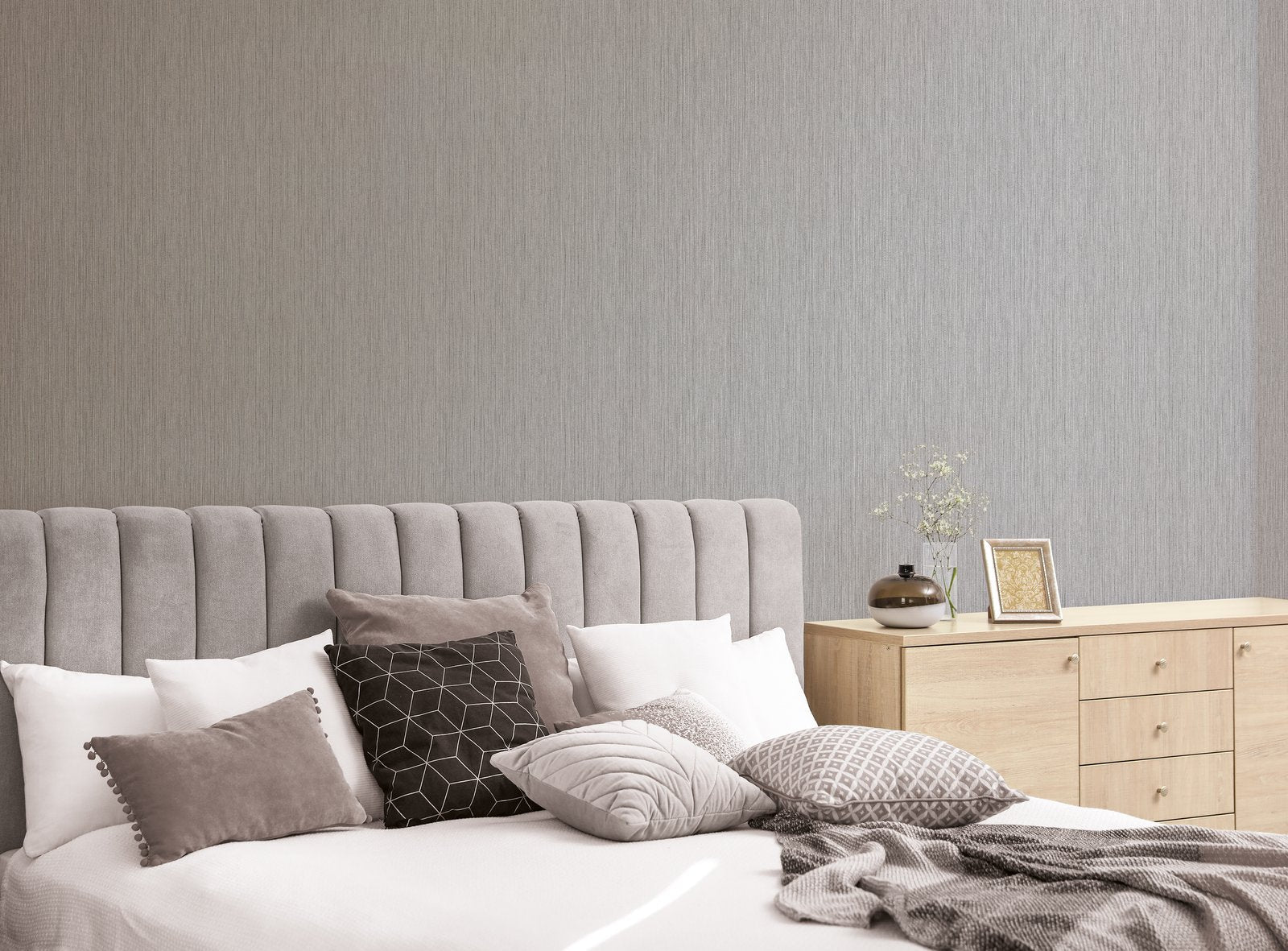 Vertical Textile wallpaper in silver grey color - pattern number G67681 - by Galerie in the Special FX 2 collection