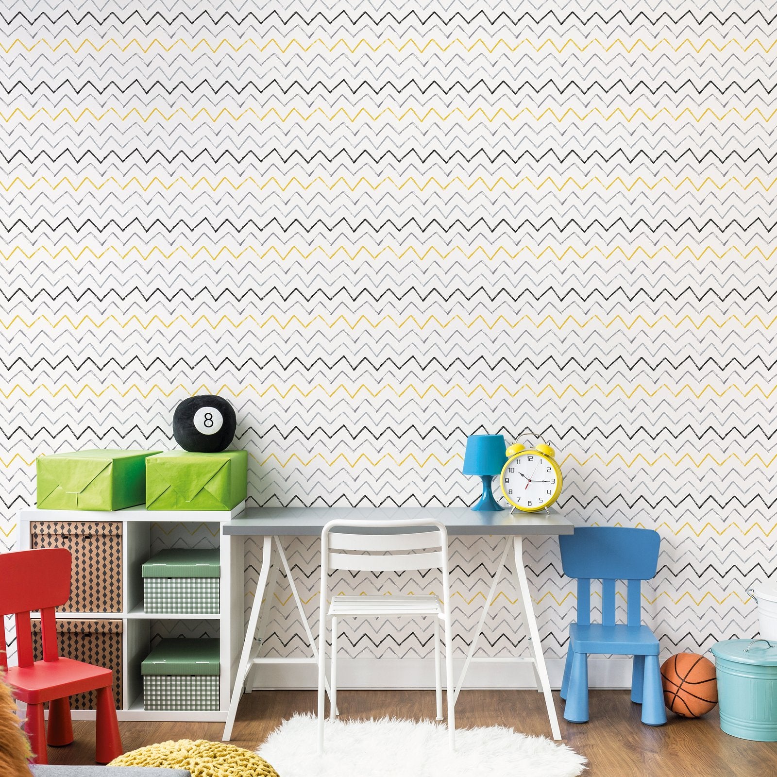 Zig Zag Wallpaper in Yellow color - pattern number G78605 - by Galerie in the Kids and Teens collection