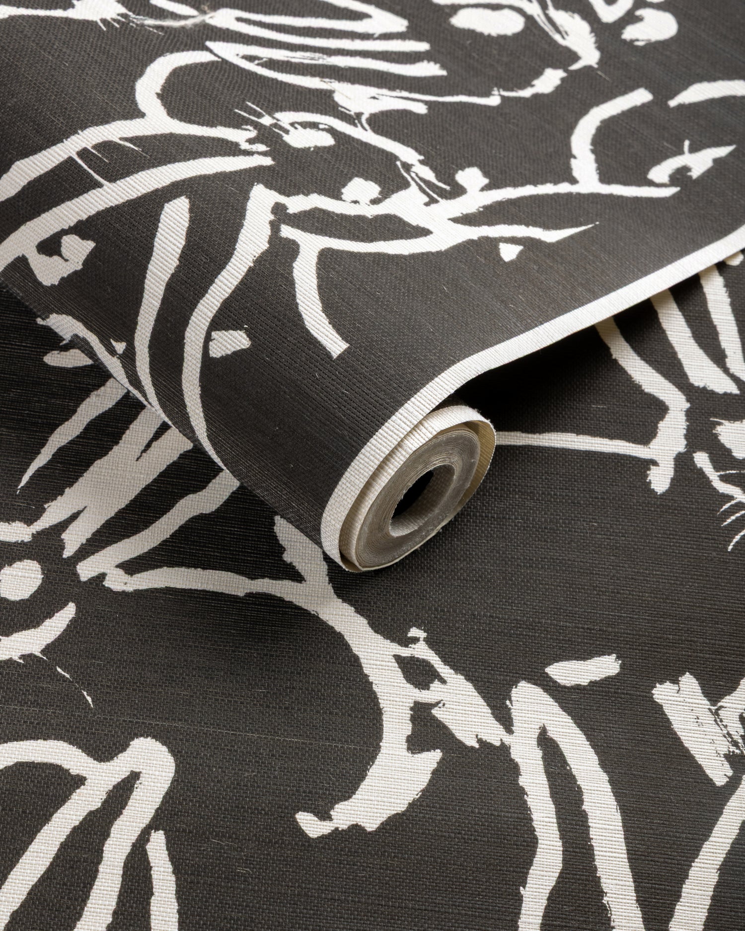 Hula Sisal Wallpaper in Ink color - pattern number GWP-3748.8.0 - by Lee Jofa Modern in the Hunt Slonem Belle Terre collection