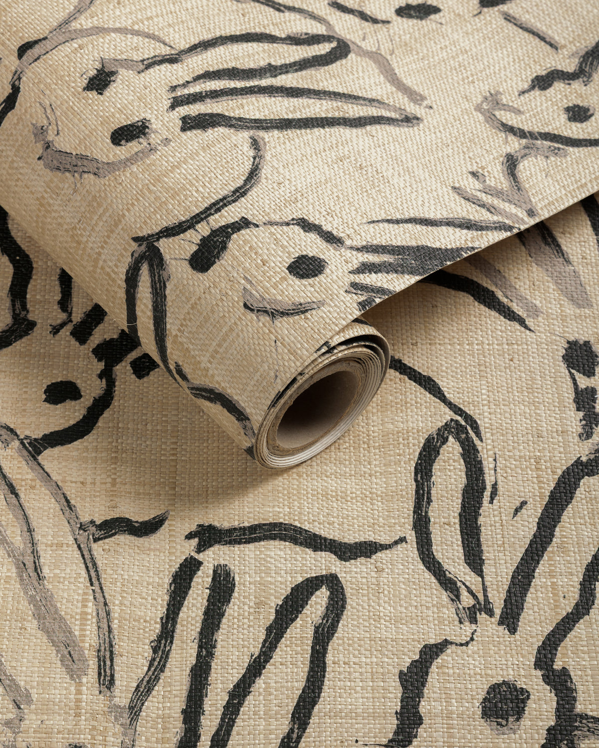 Hutch Raffia Wallpaper in Ink color - pattern number GWP-3750.816.0 - by Lee Jofa Modern in the Hunt Slonem Belle Terre collection