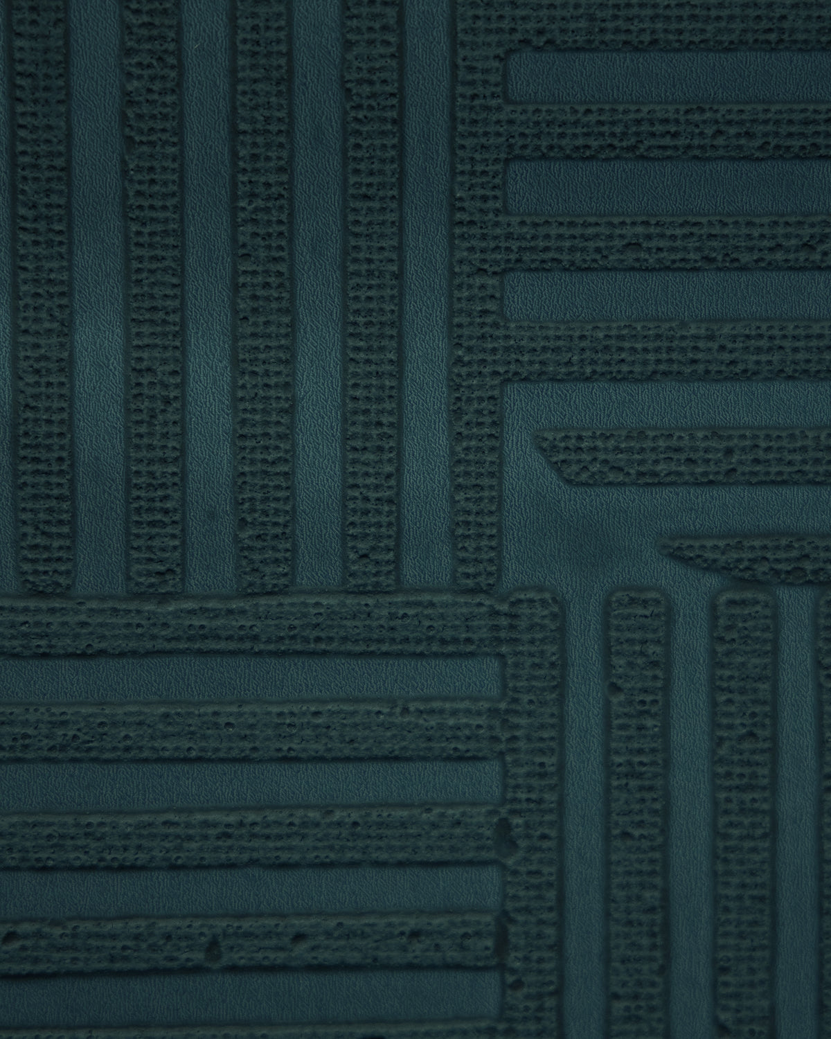 Tetra Wallpaper in Peacock color - pattern number GWP-3764.5.0 - by Lee Jofa in the Calista collection