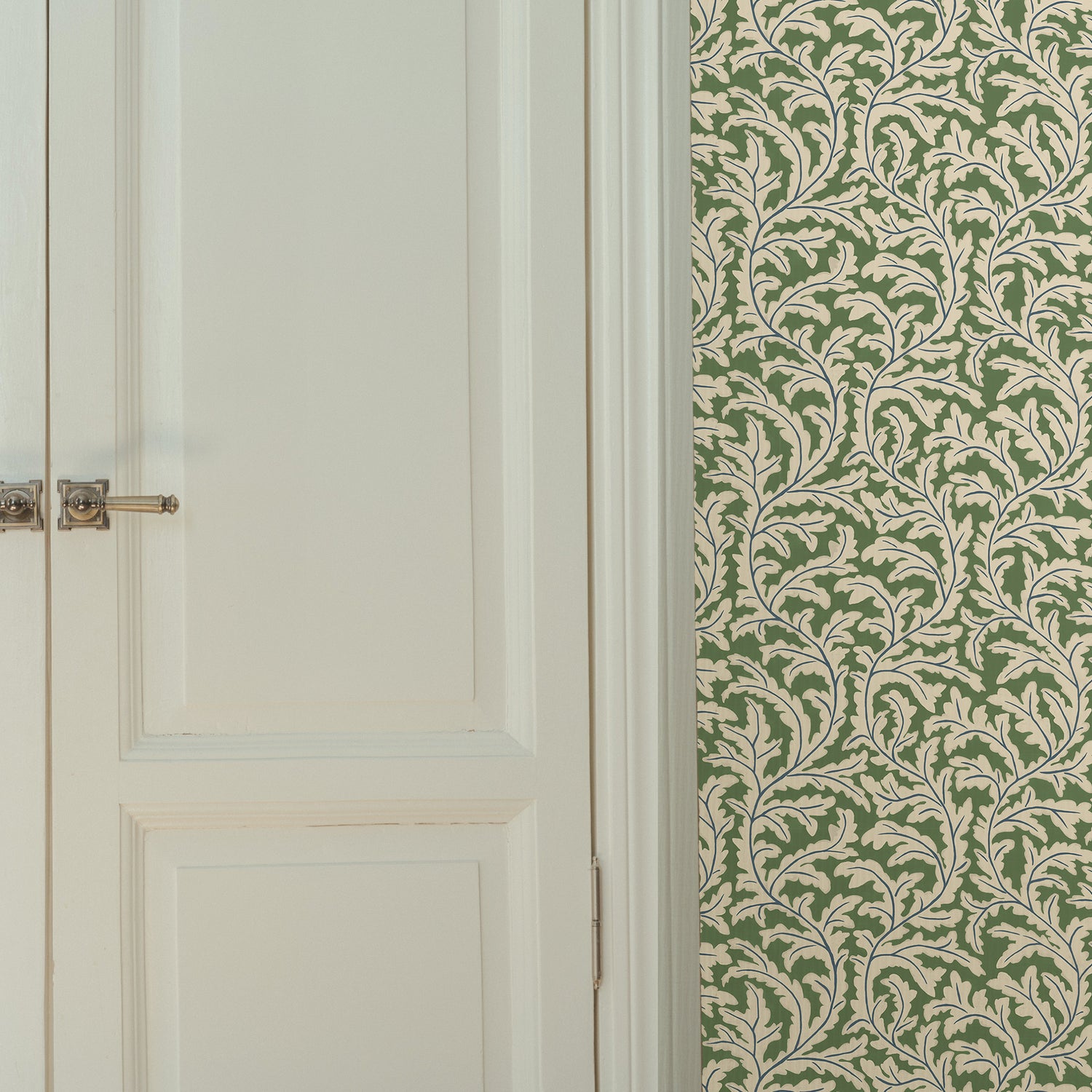 Frond Ogee Wallpaper in brookes green and edge sand color - pattern number JMW1025.01.0 - by Kravet in the Josephine Munsey Maitland collection