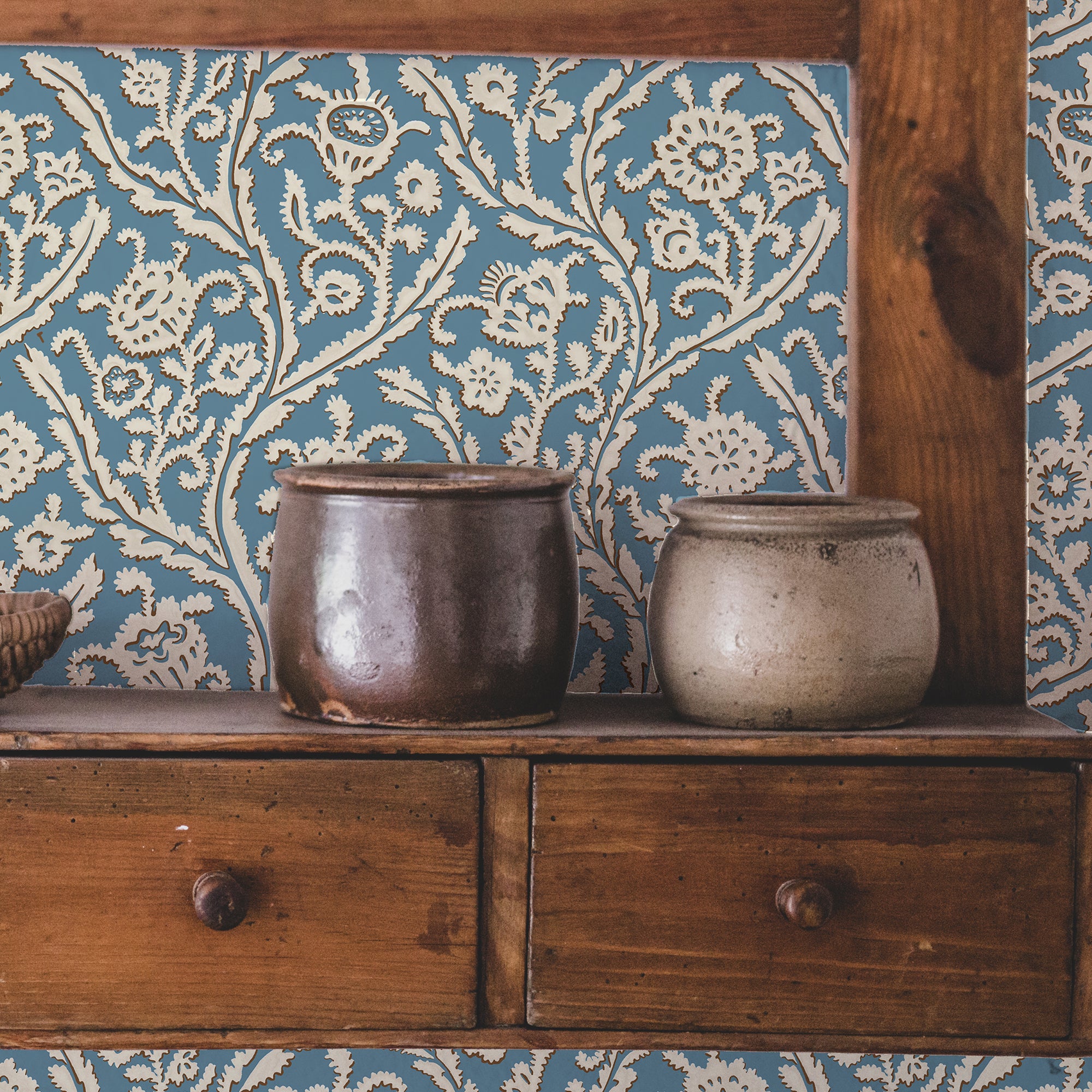 Letti Wallpaper in cyan color - pattern number JMW1044.61.0 - by Kravet in the Josephine Munsey Alma collection